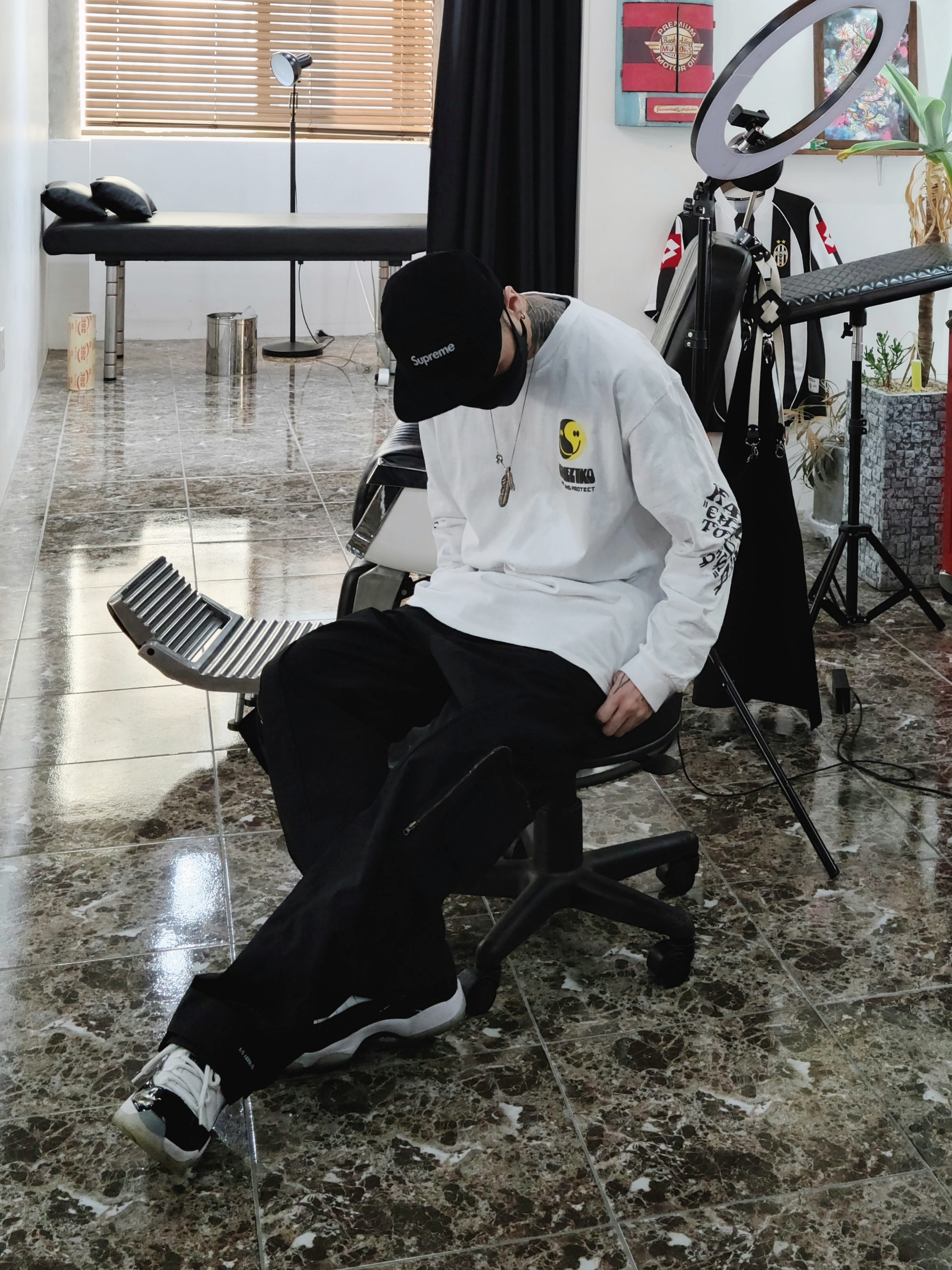 Supreme Inset Logo Camp Cap Black - 20FW, Jordan 11 Retro Concord 2018 착용 스타일