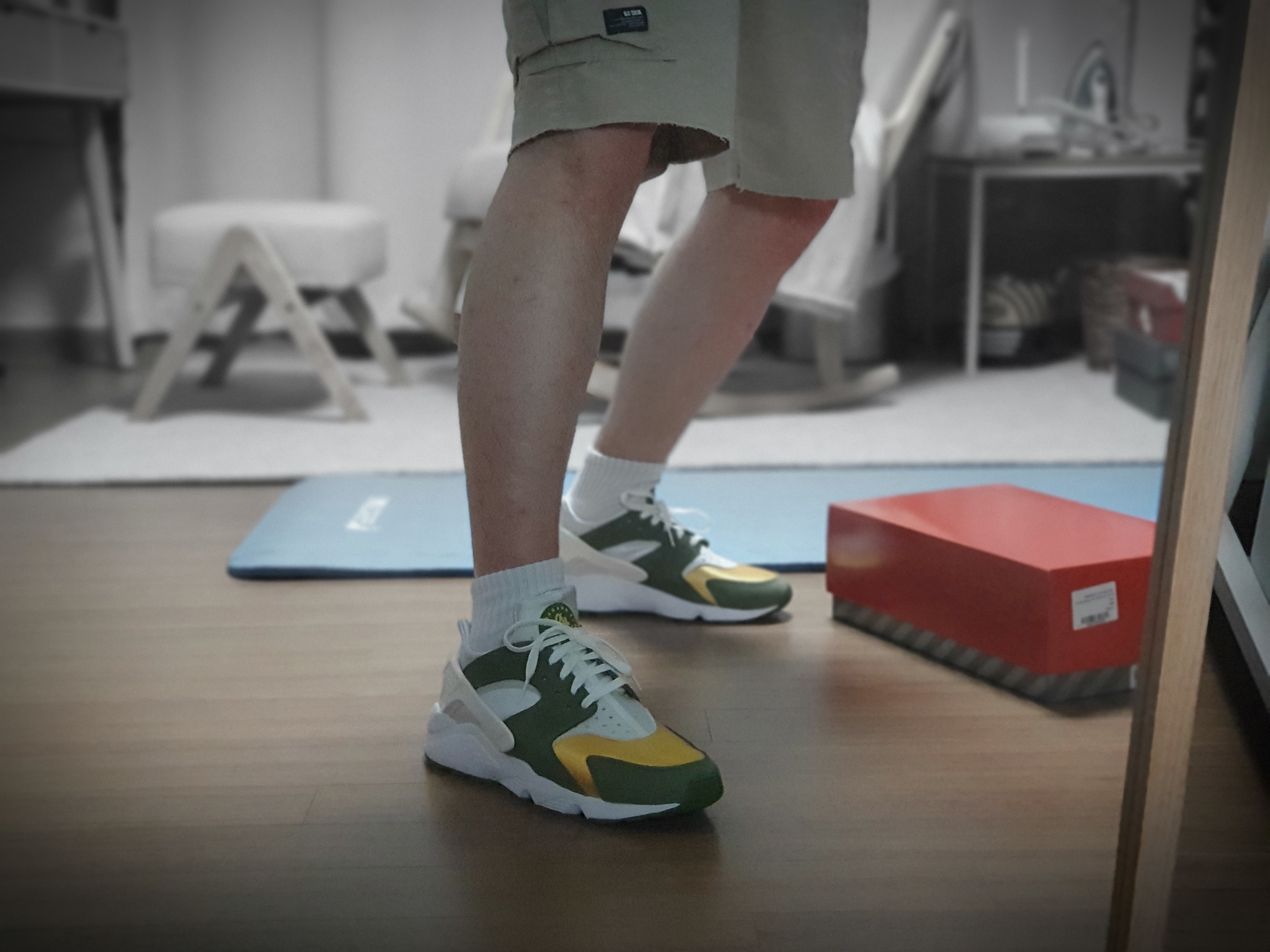 Nike x Stussy Air Huarache LE Dark Olive 착용 스타일 - 1