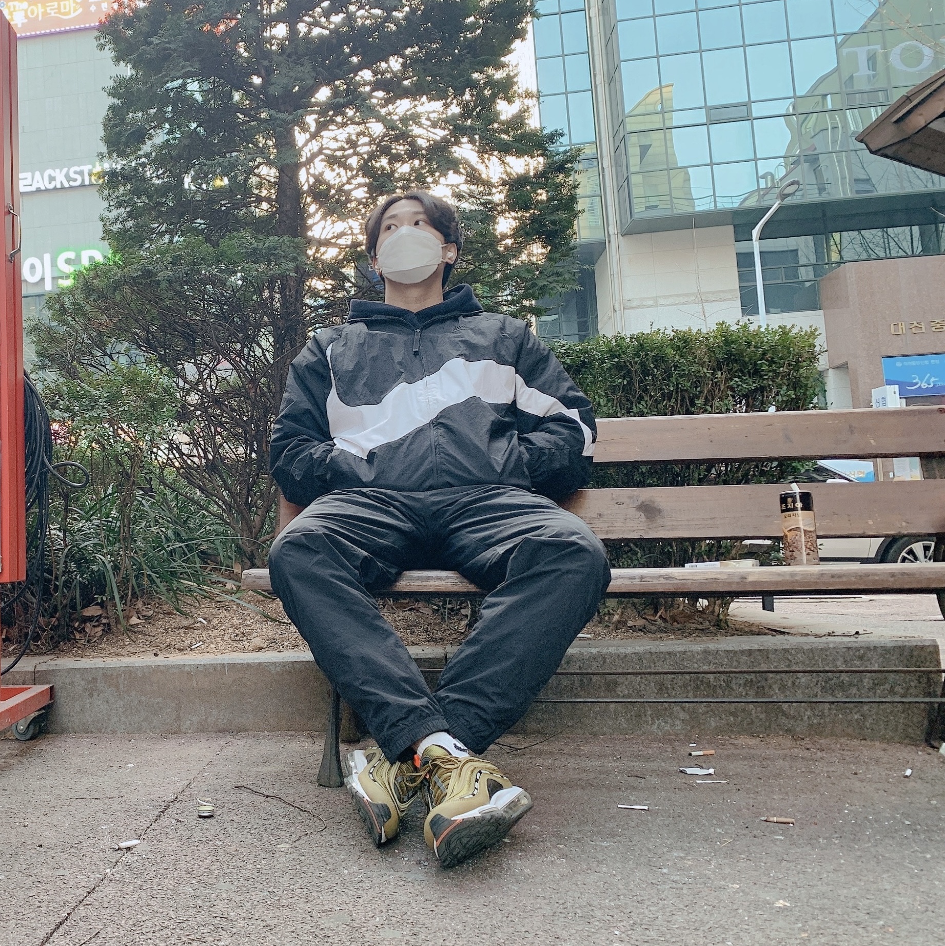 IAB Studio Hoodie Navy - 21SS, Nike M NRG Track Pants Black 착용 스타일