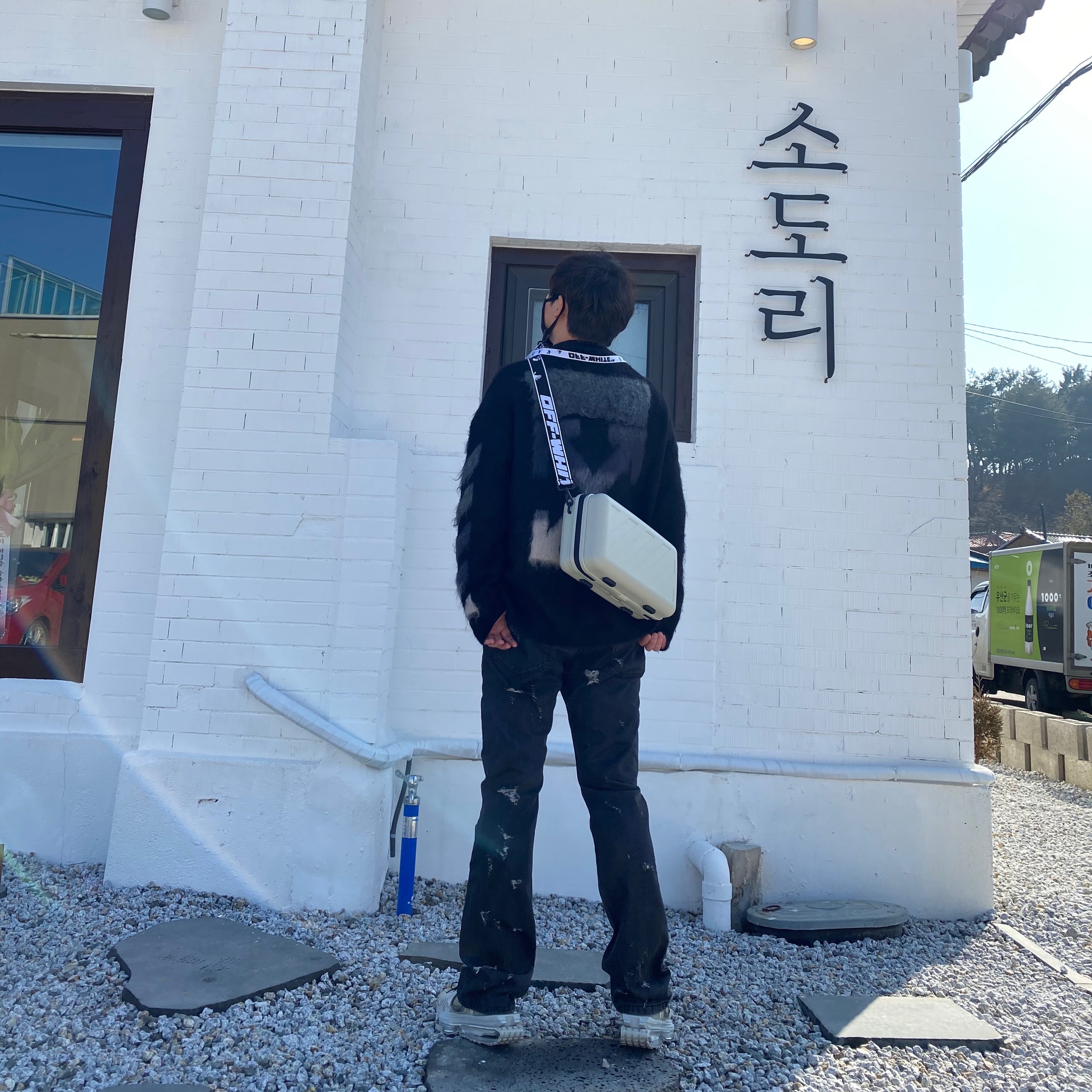Off-White x Amore Pacific Protection Box (Without Cosmetics), Nike x Matthew M Williams Zoom 004 Stone 착용 스타일 - 2