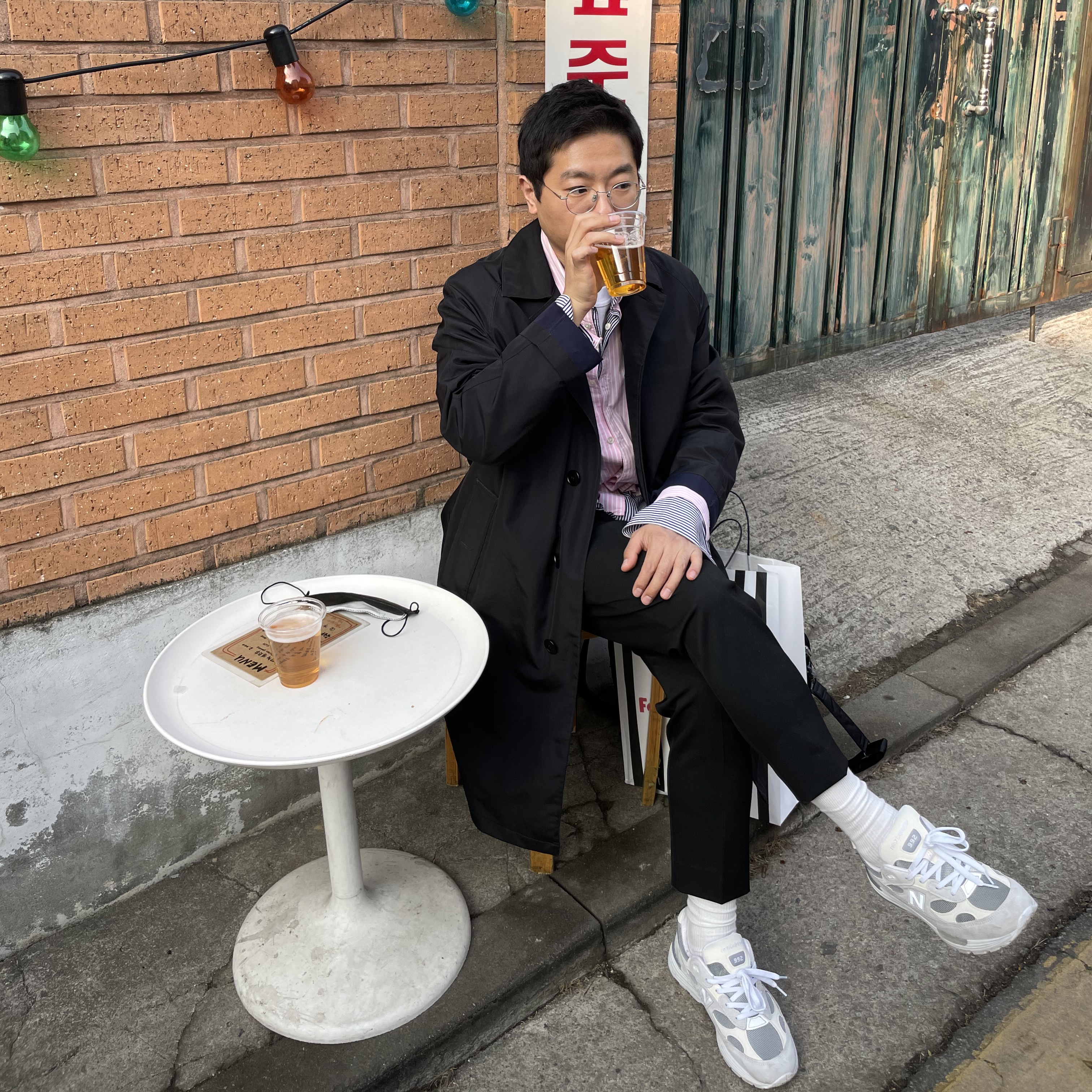 New Balance 992 Made in USA White Silver 착용 스타일 - 2