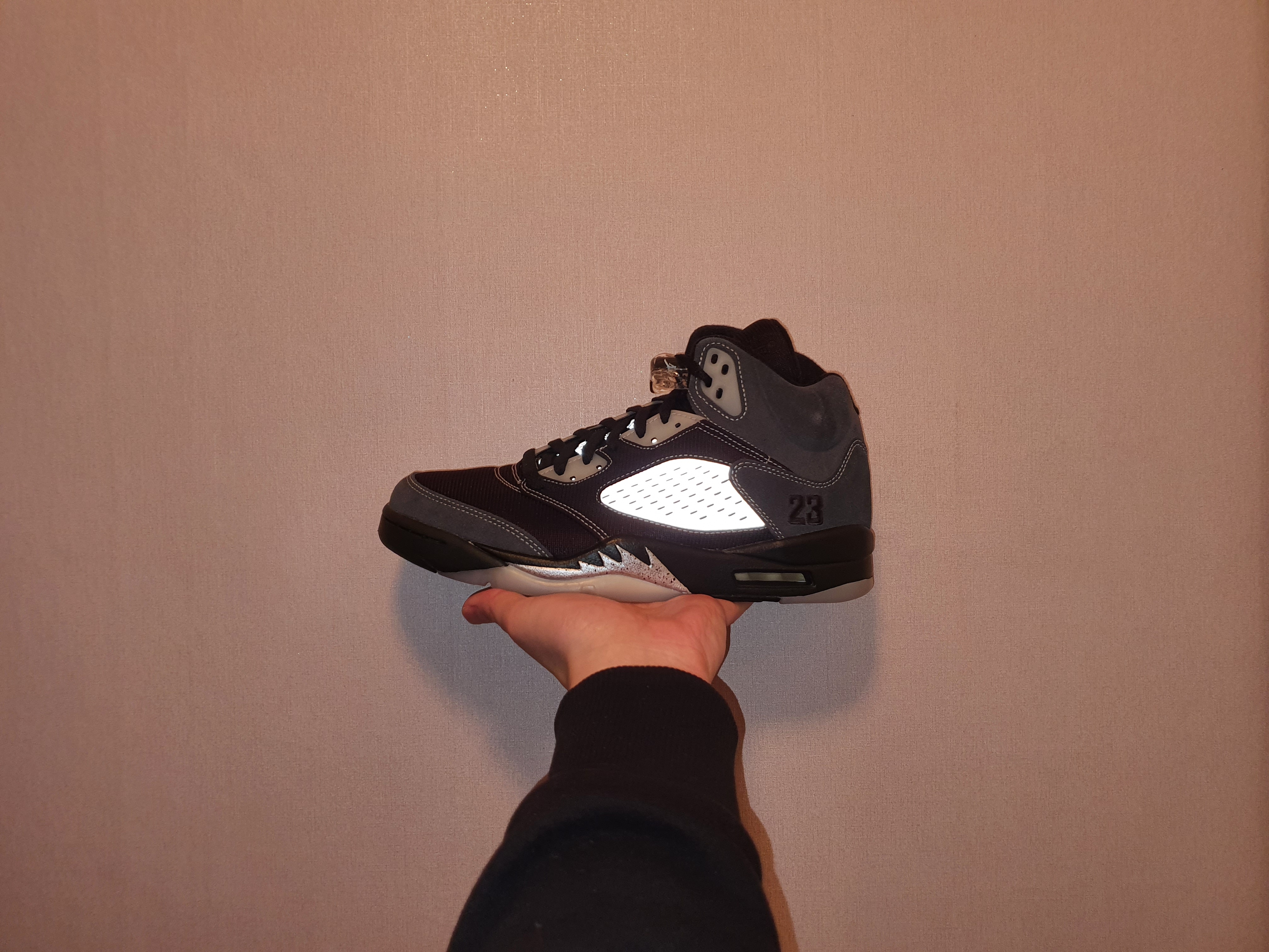 Jordan 5 Retro Anthracite 착용 스타일 - 4