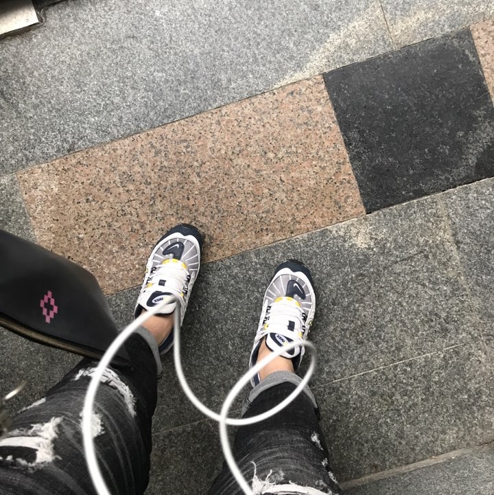 Nike Air Max 98 Tour Yellow 착용 스타일