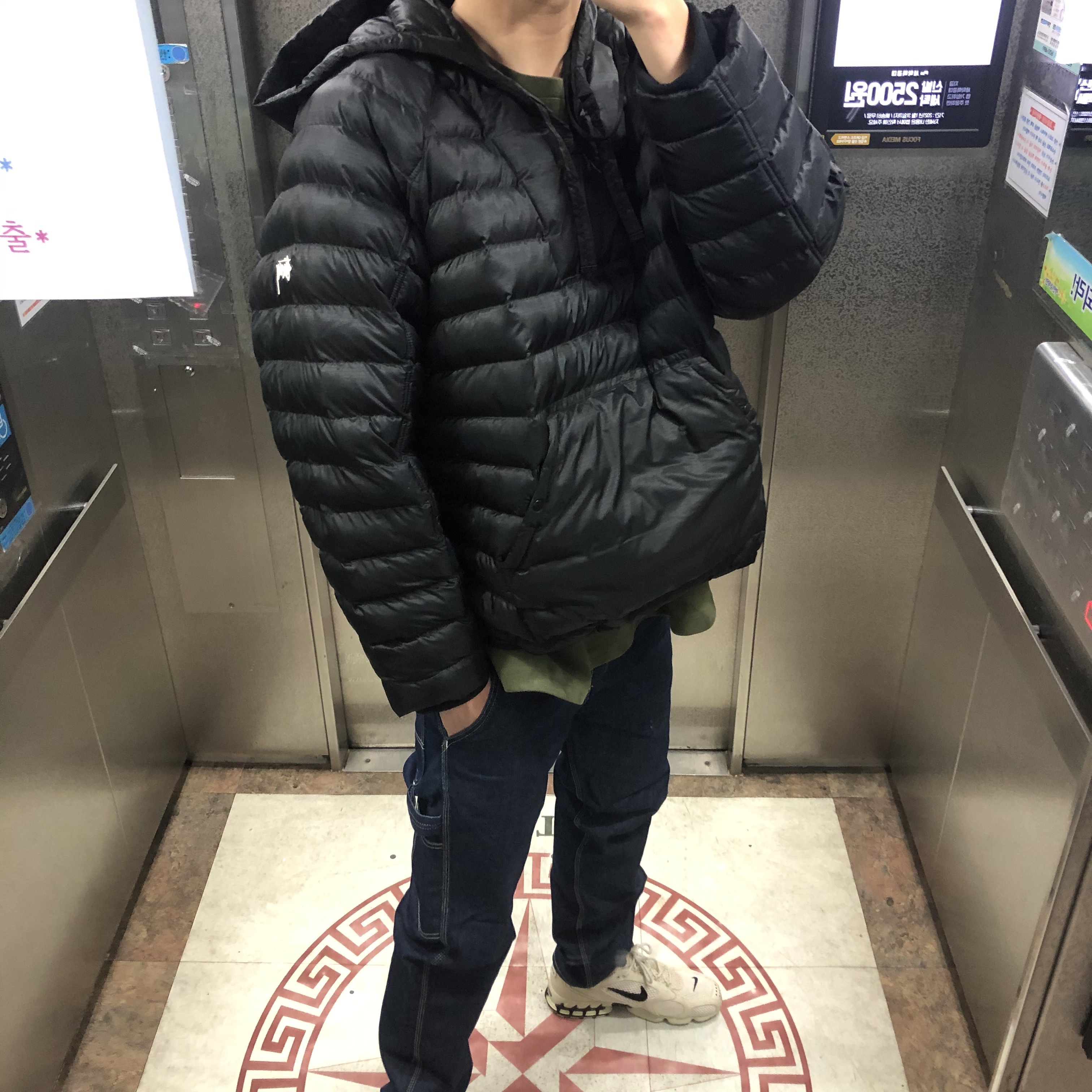 Nike x Stussy Air Zoom Spiridon Cage 2 Fossil, Nike x Stussy Insultd Jacket Black - US/EU 착용 스타일