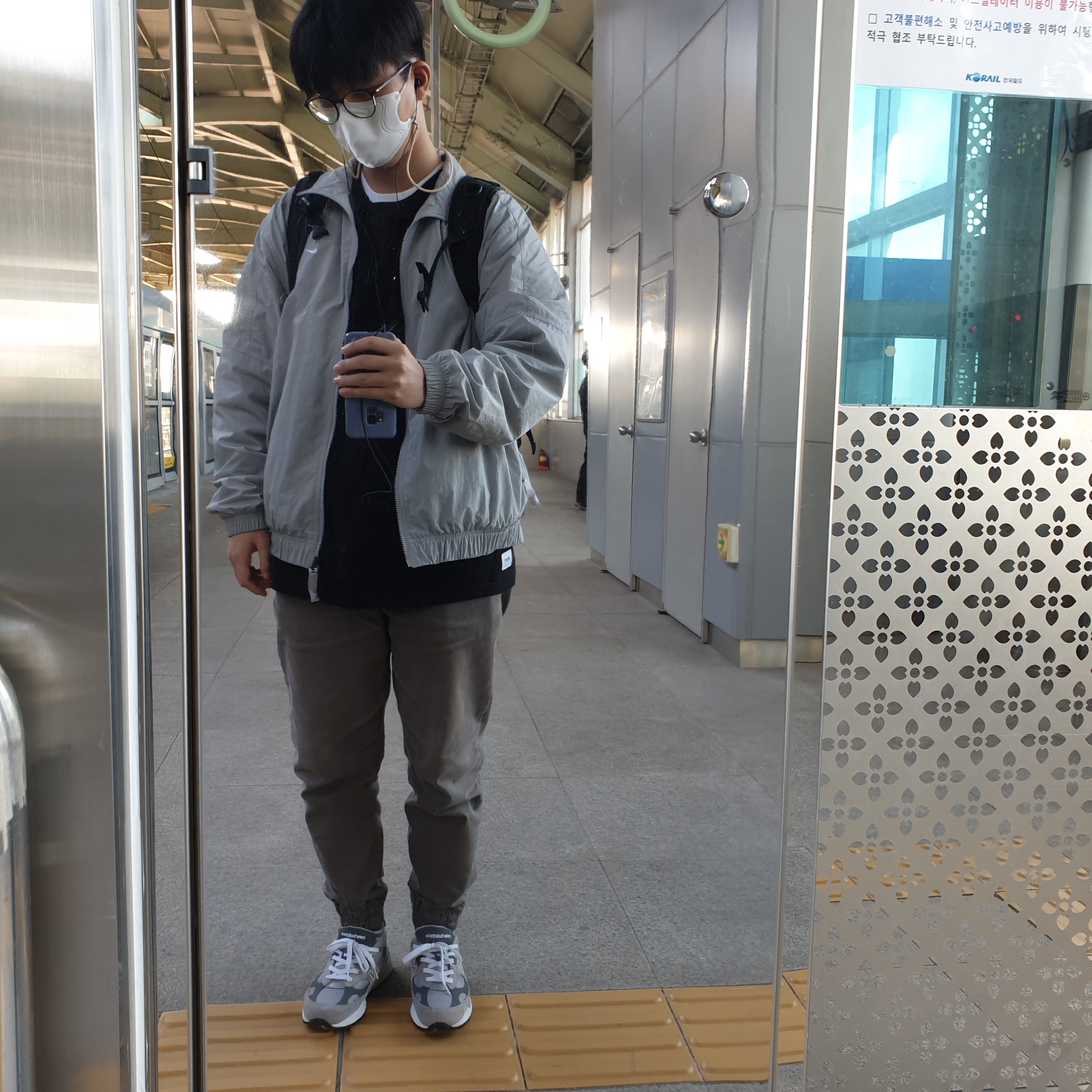New Balance 992 Made in USA Grey - D Standard, Nike M NRG Track Jacket Grey 착용 스타일