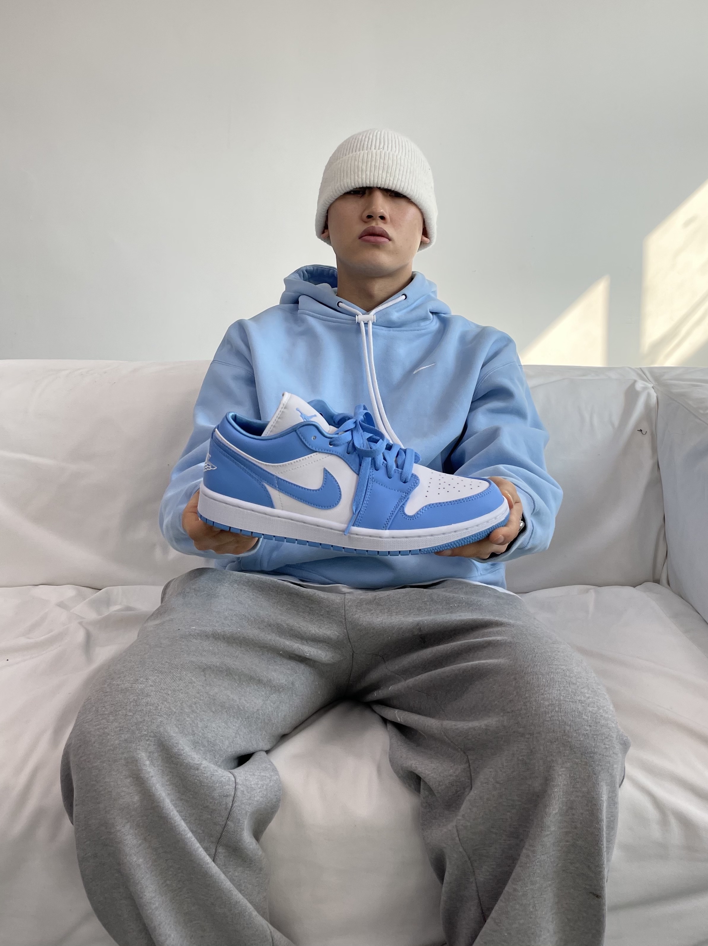 Jordan 1 Low White Black Mystic Green, (W) Jordan 1 Low UNC University Blue 착용 스타일 - 2