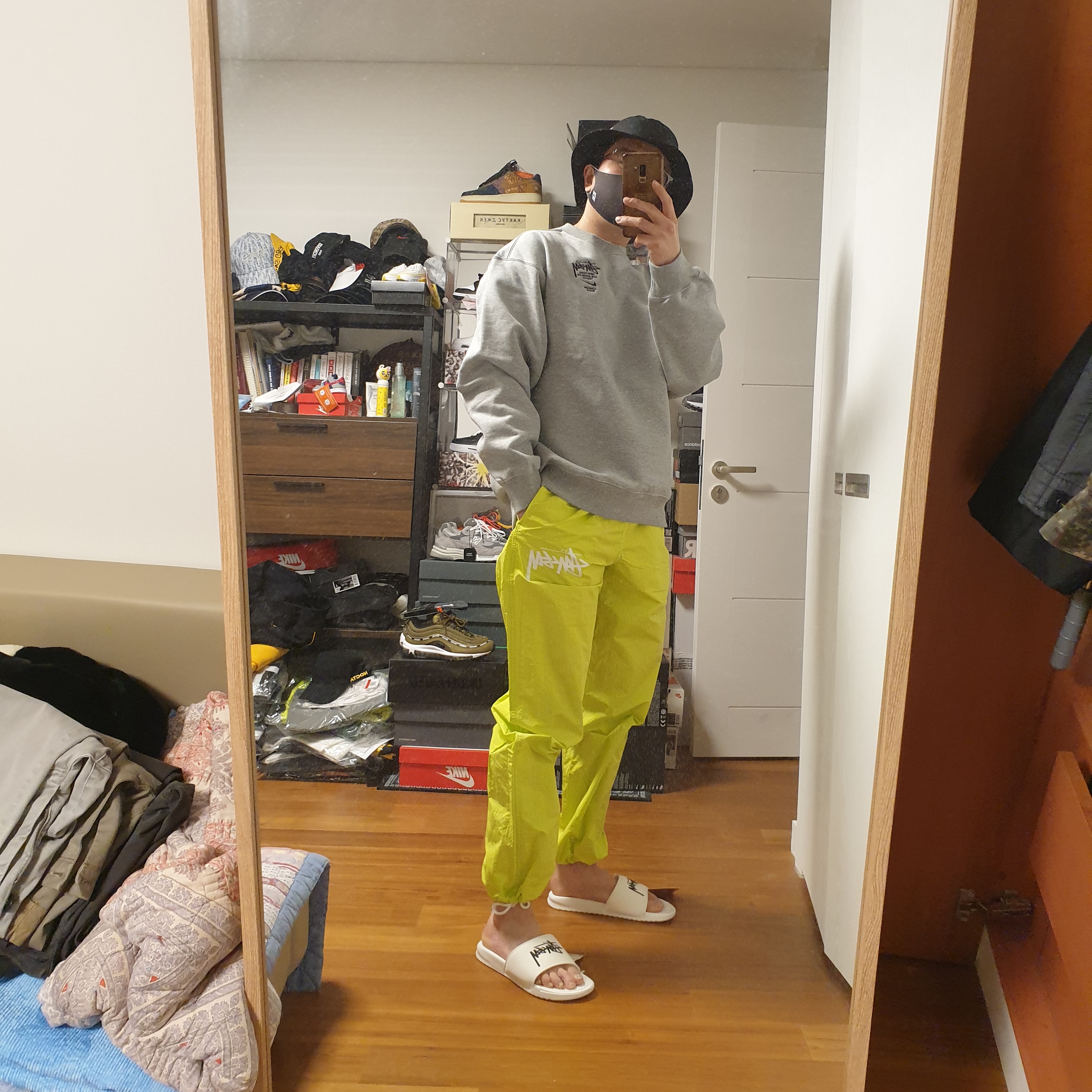 Nike x Stussy NRG ZR Fleece Crewneck Heather Grey - US/EU, Nike x Stussy Bucket Hat Black 착용 스타일 - 2