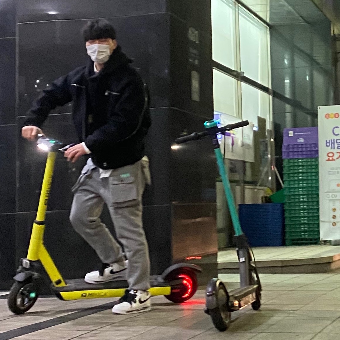 Nike x Peaceminusone Air Force 1 Low Para-Noise 2.0 착용 스타일