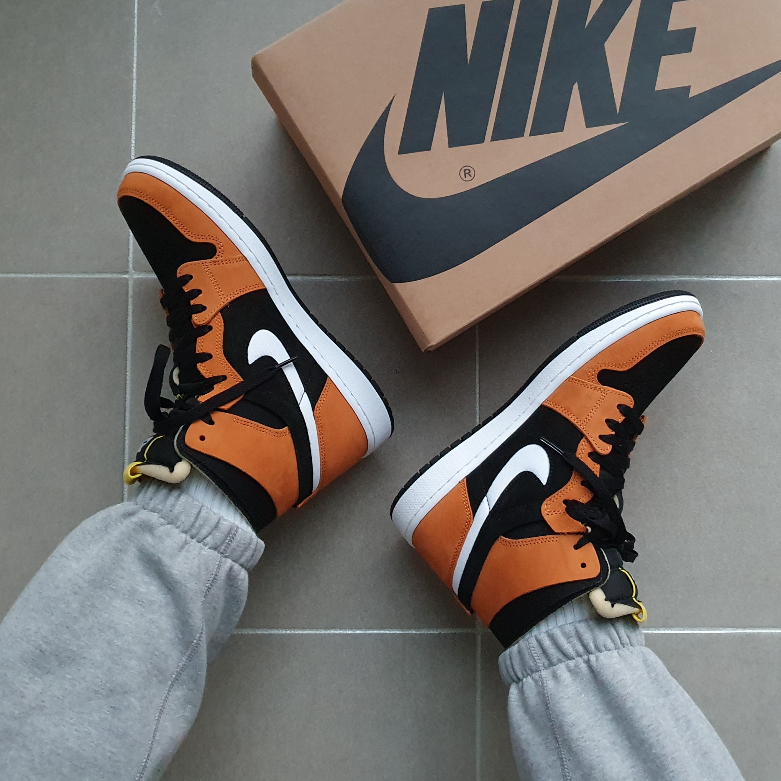 Jordan 1 Zoom Air CMFT Monarch Orange 착용 스타일