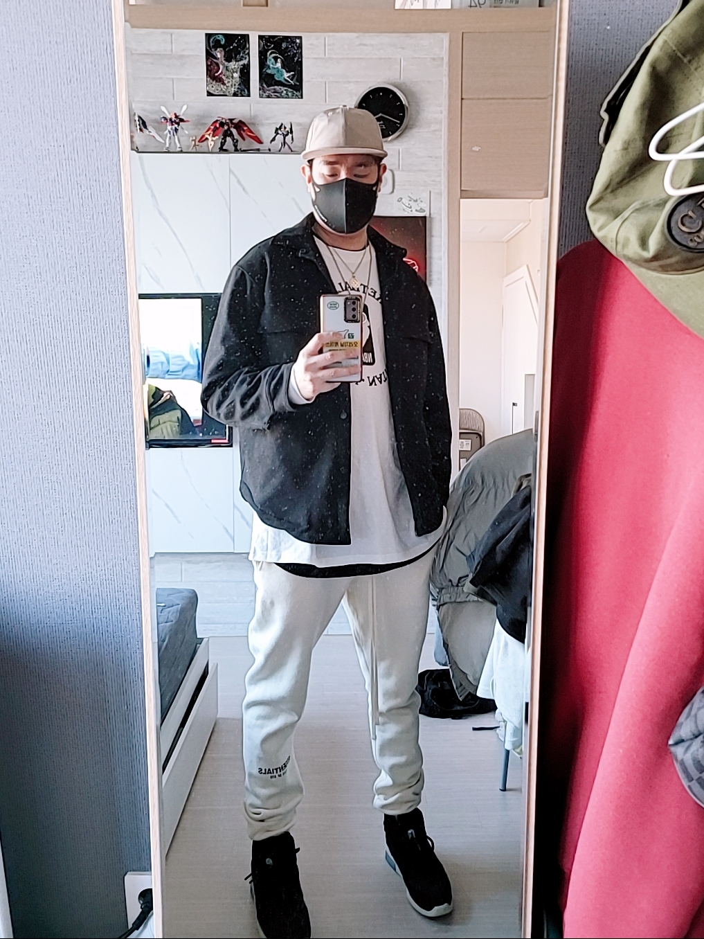 Essentials Sweatpants Buttercream 2020, Nike x Fear of God Air Fear of God Raid Black 착용 스타일 - 3