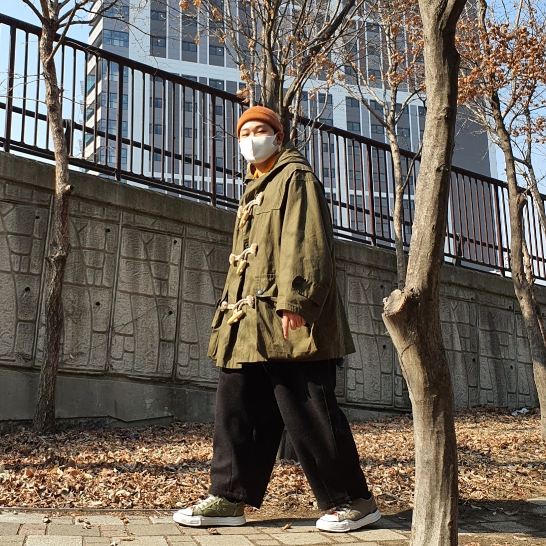 Maison Mihara Yasuhiro x Nigel Cabourn Low Cut Sneakers Army Green 착용 스타일 - 1