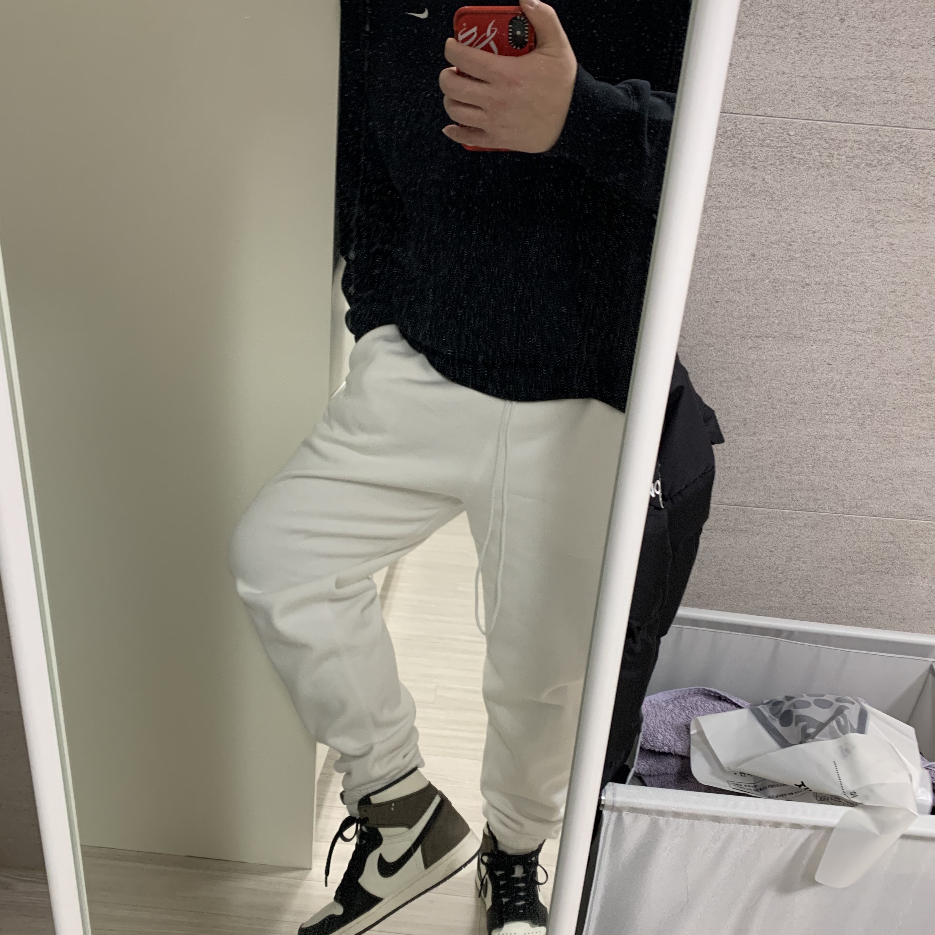 Jordan 1 Retro High OG Black Mocha 착용 스타일