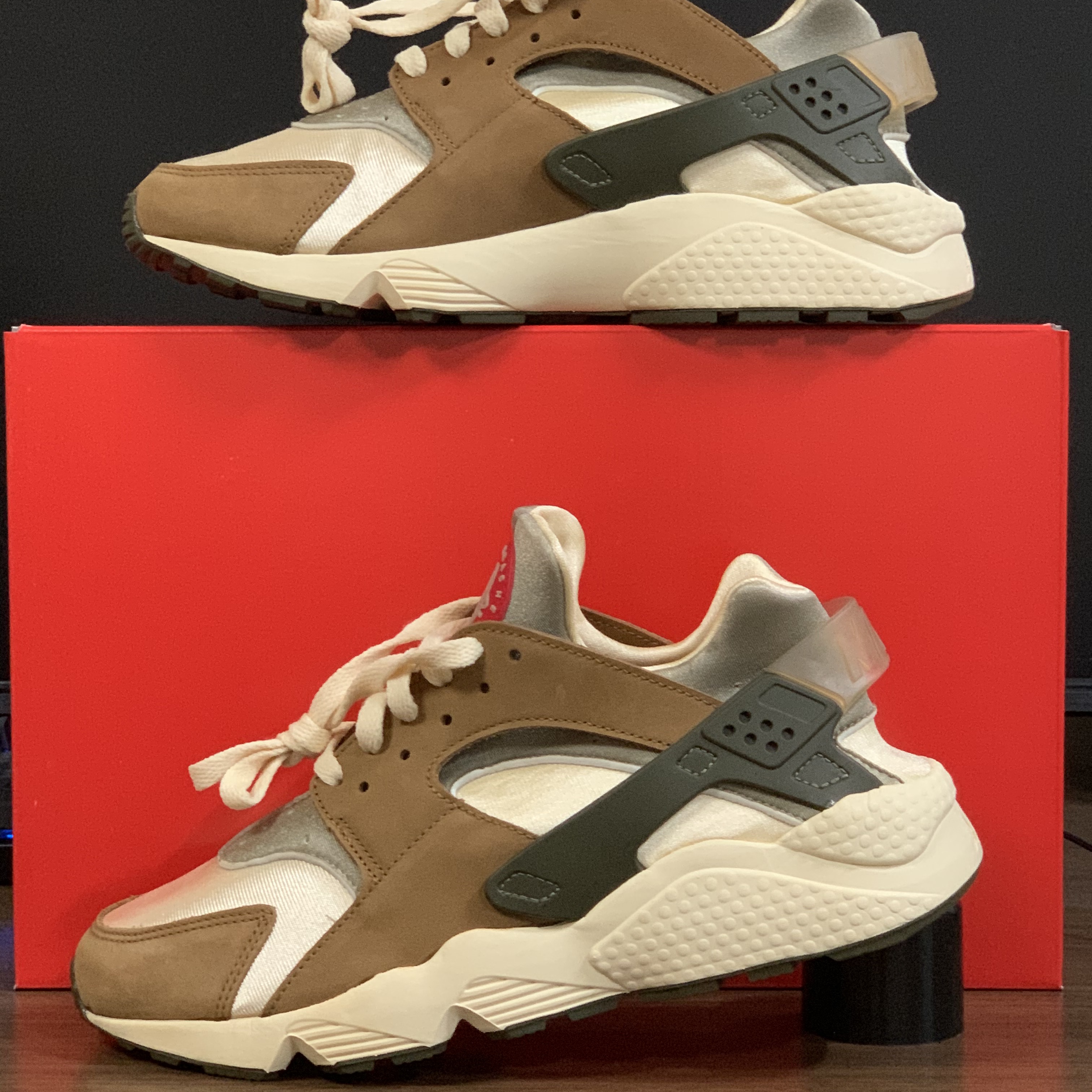 Nike x Stussy Air Huarache LE Desert Oak 착용 스타일