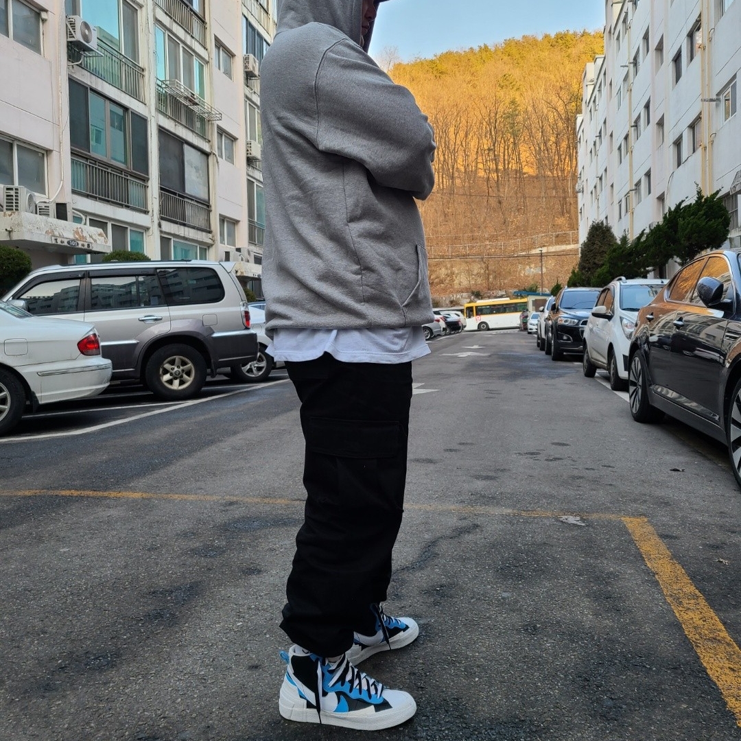 Nike x Sacai Blazer Mid White Black Legend Blue 착용 스타일