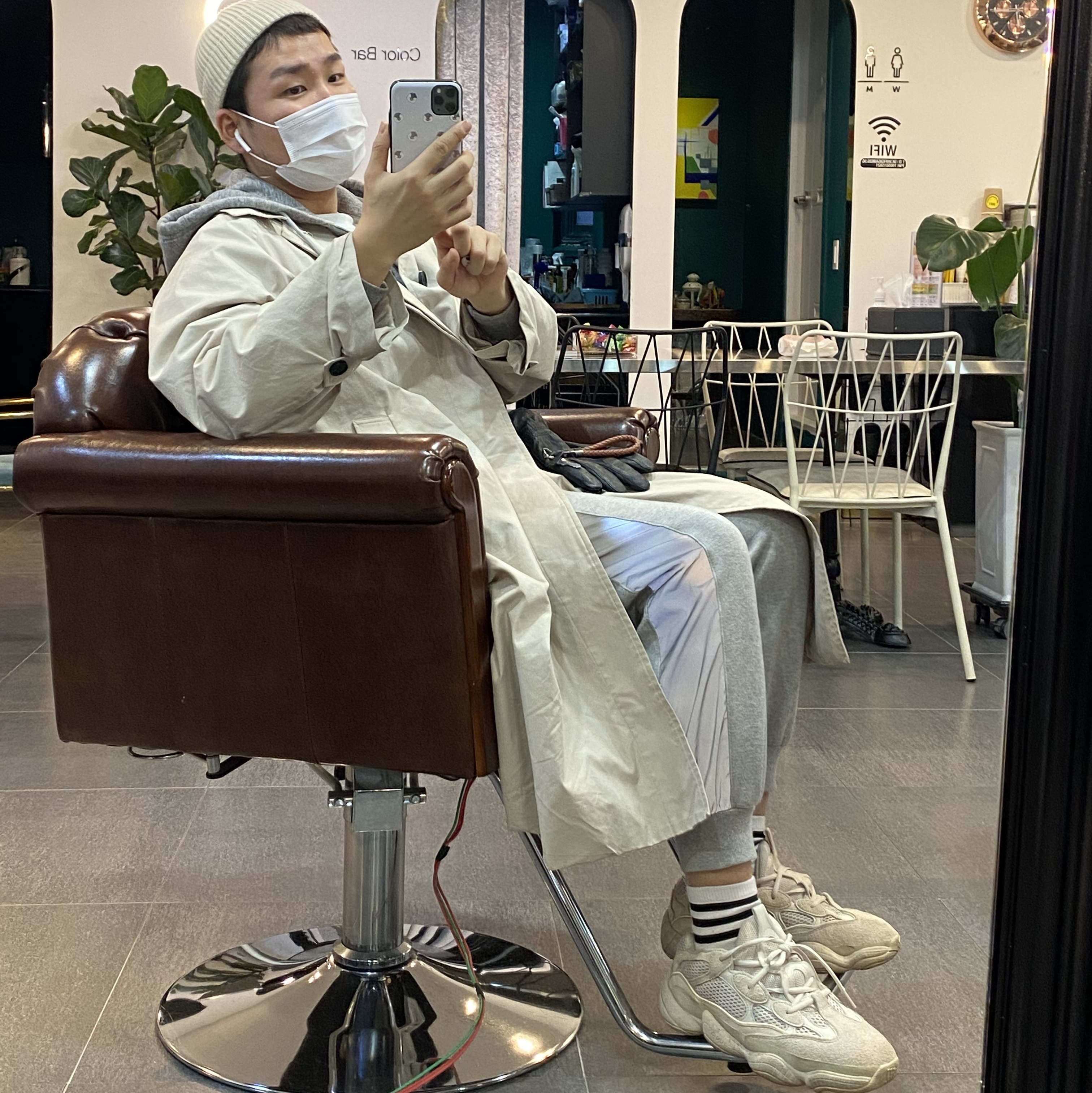 Adidas Yeezy 500 Blush 2018 착용 스타일