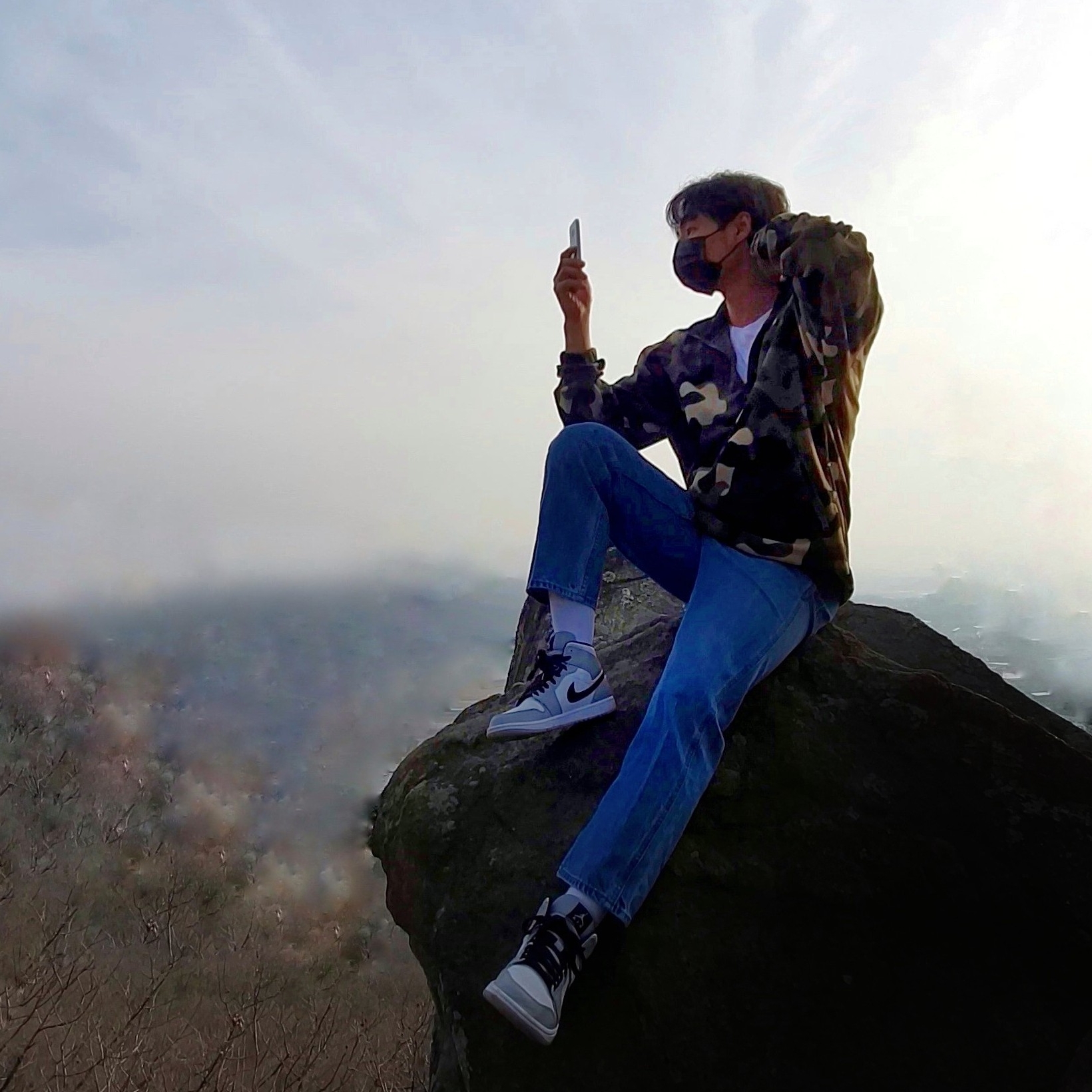 Jordan 1 Mid Light Smoke Grey 착용 스타일