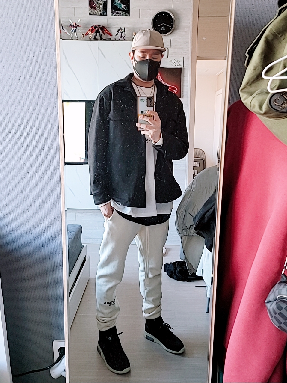 Essentials Sweatpants Buttercream 2020, Nike x Fear of God Air Fear of God Raid Black 착용 스타일 - 2