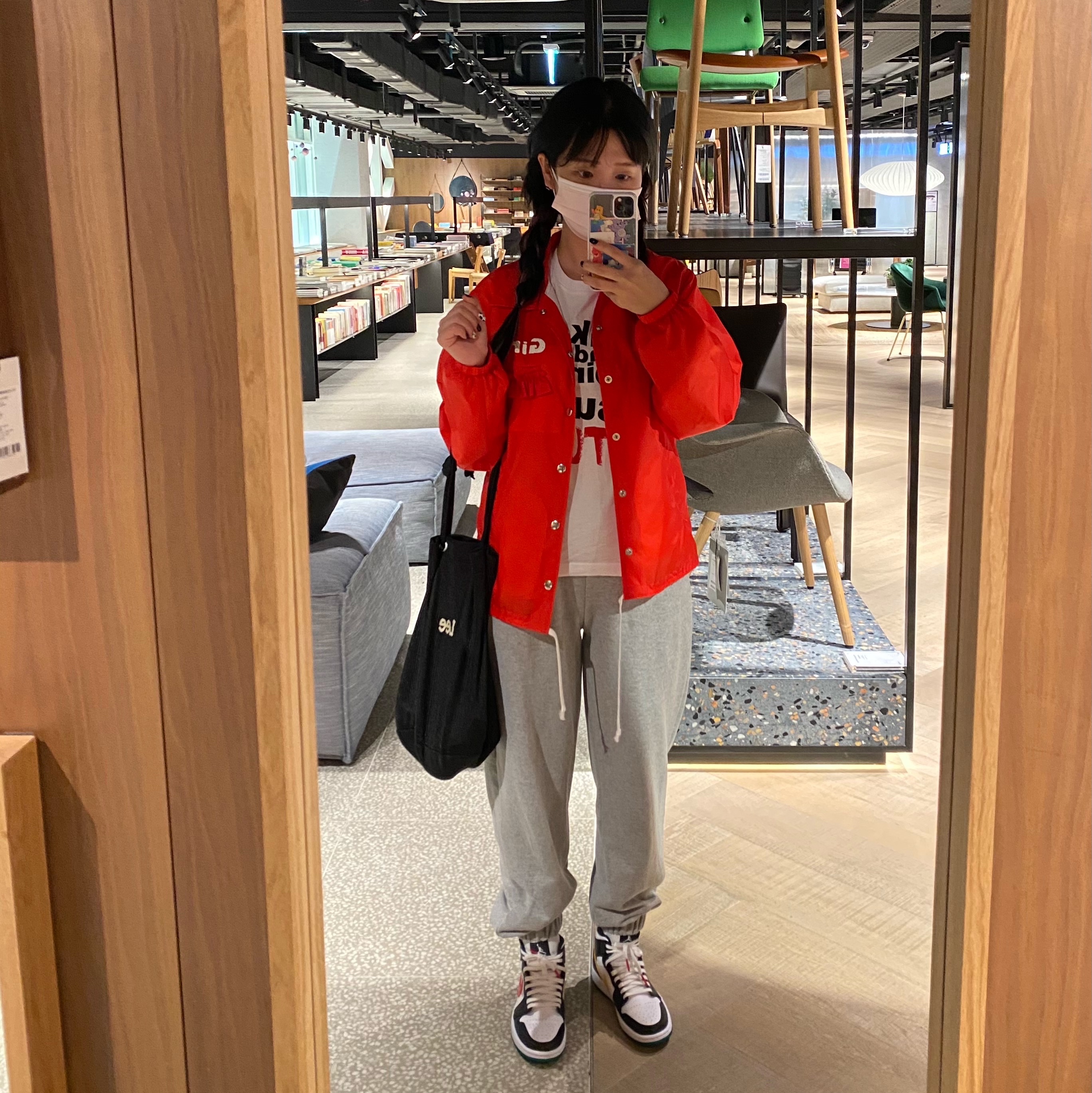 (W) Jordan 1 Mid Alternate Swooshes 착용 스타일