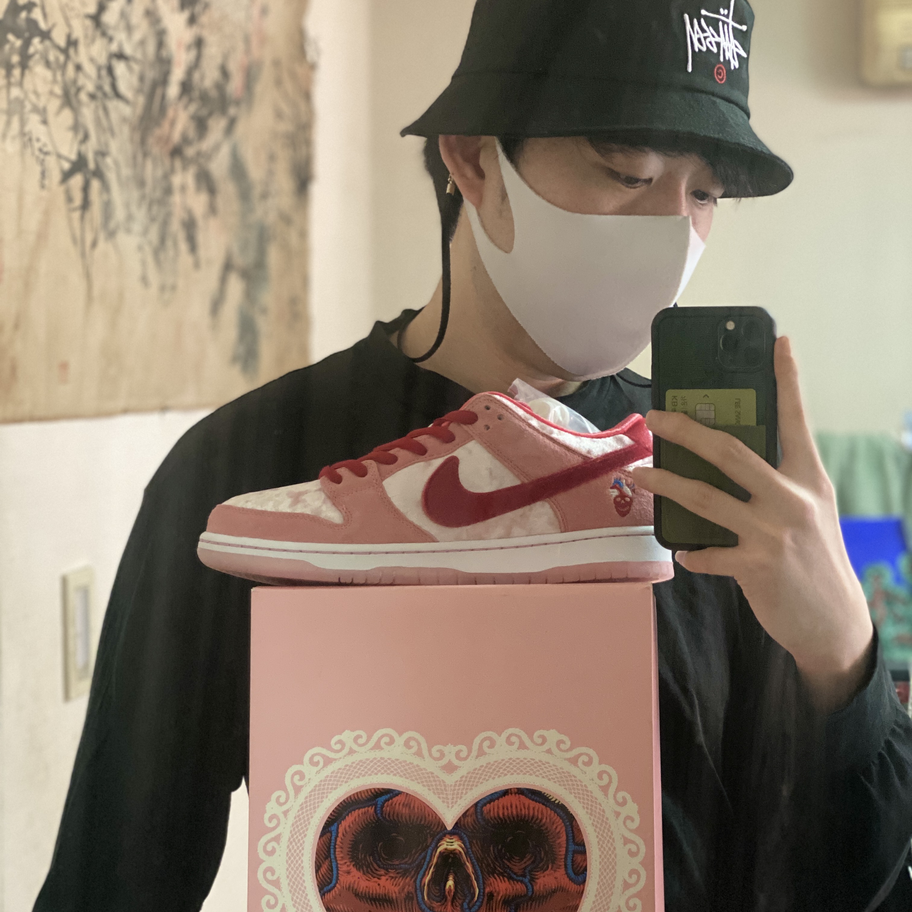 Nike x StrangeLove SB Dunk Low Pink (Special Box) 착용 스타일