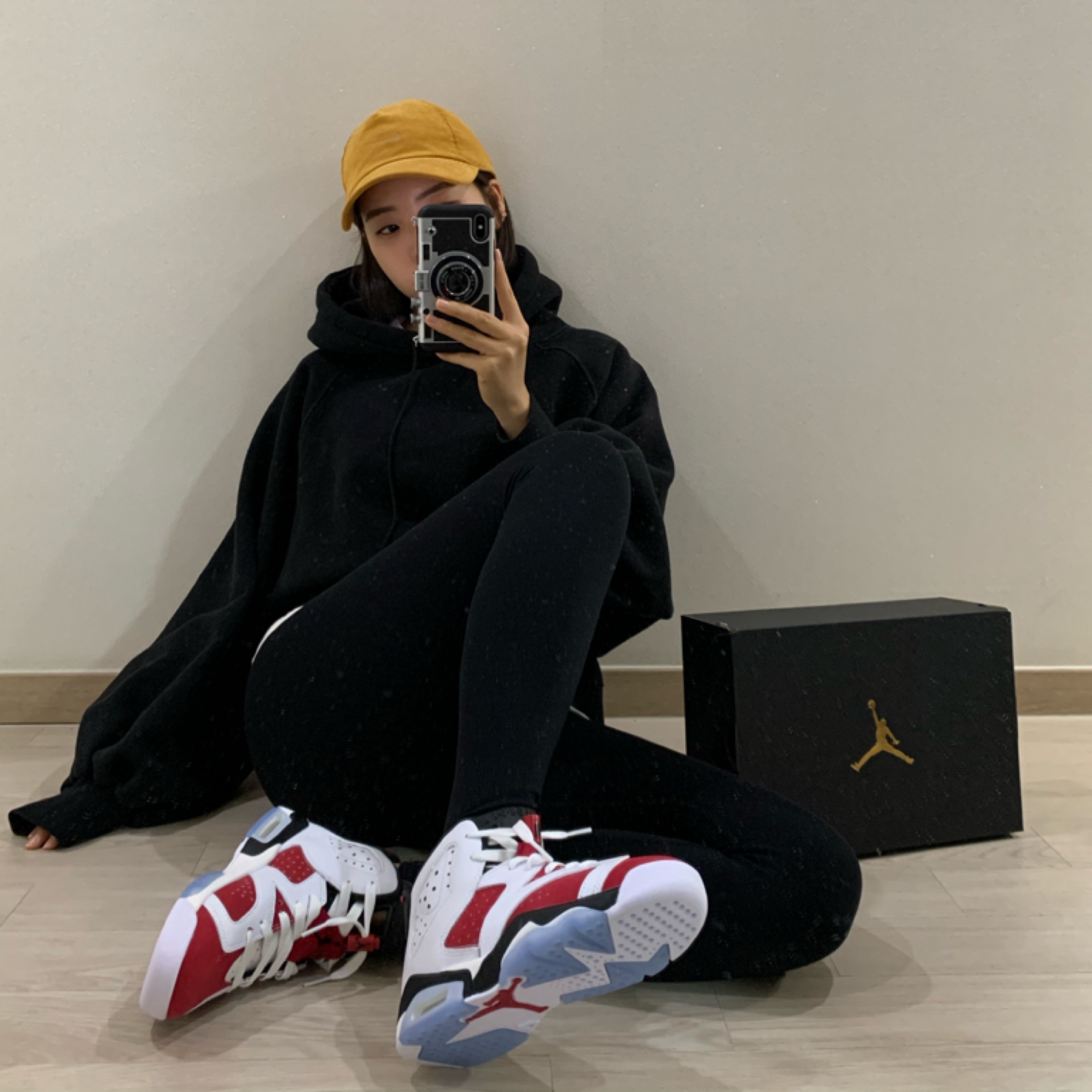 (GS) Jordan 6 Retro Carmine 2021, Nike SB Heritage 86 Corduroy WSD Cap Chutney 착용 스타일 - 1