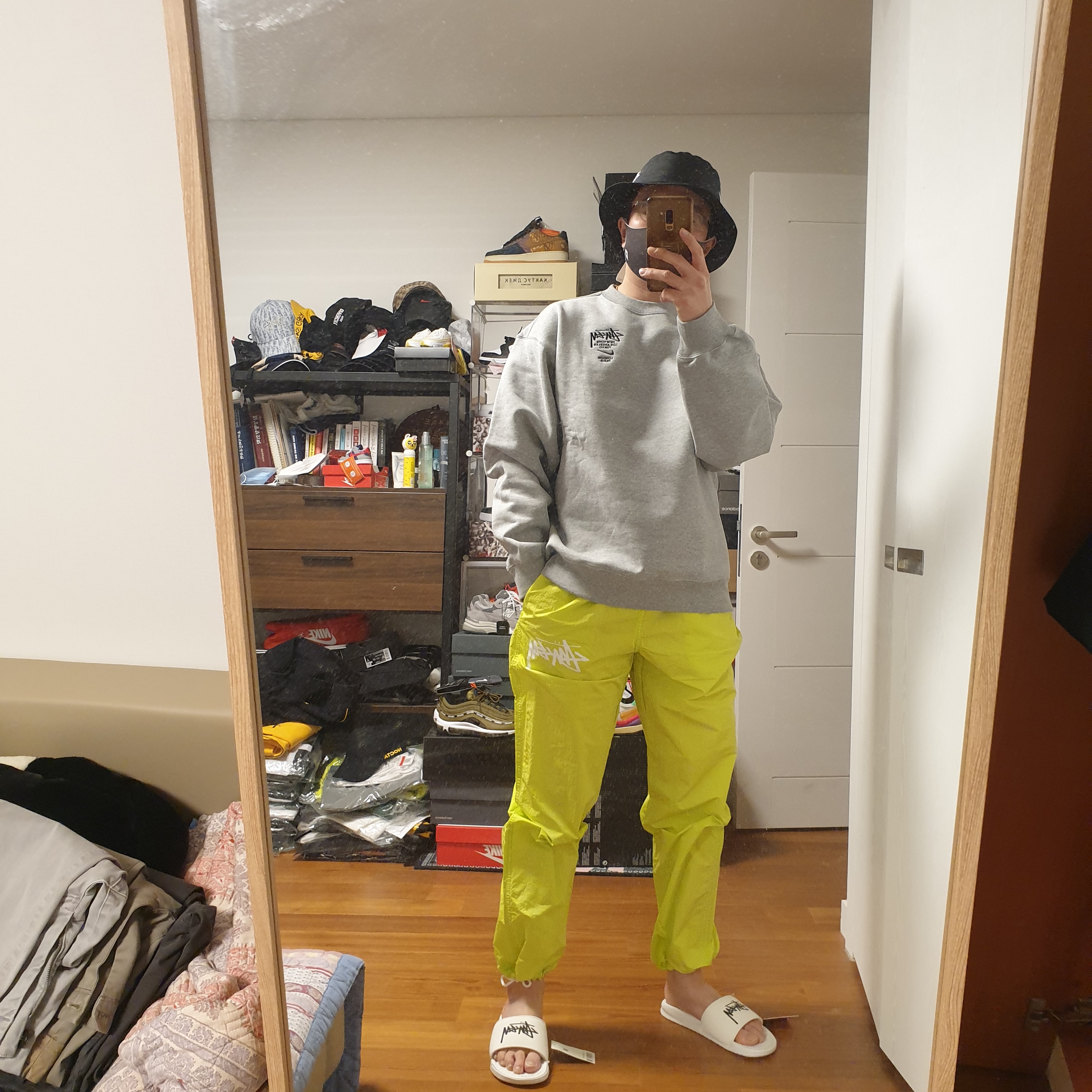 Nike x Stussy NRG ZR Fleece Crewneck Heather Grey - US/EU, Nike x Stussy Bucket Hat Black 착용 스타일 - 1