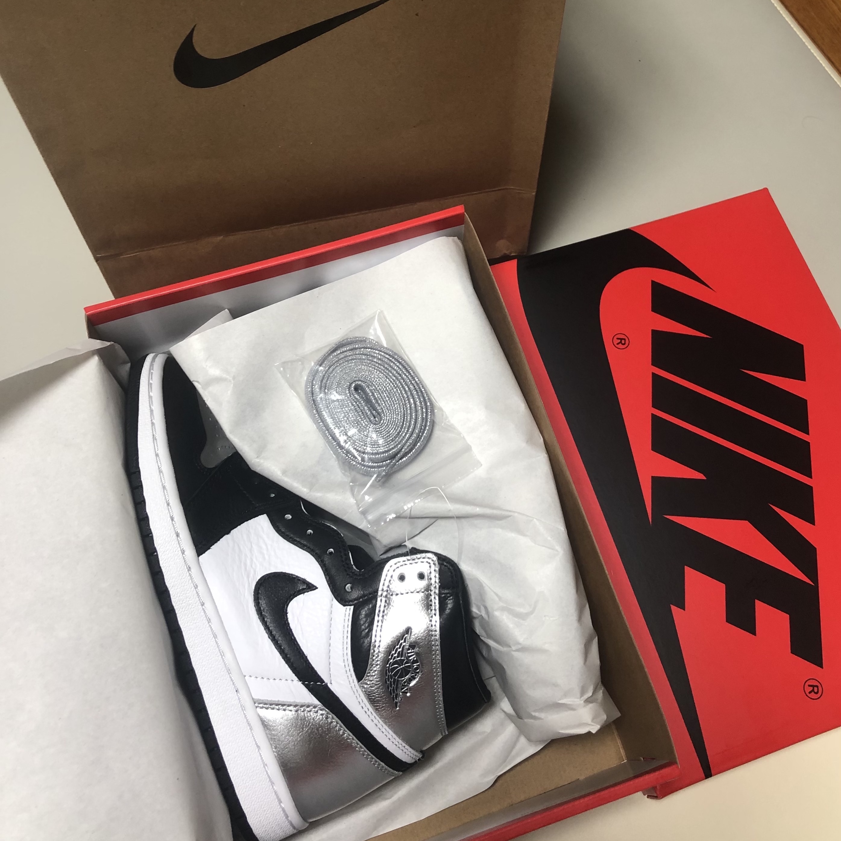 (W) Jordan 1 Retro High OG Silver Toe 착용 스타일