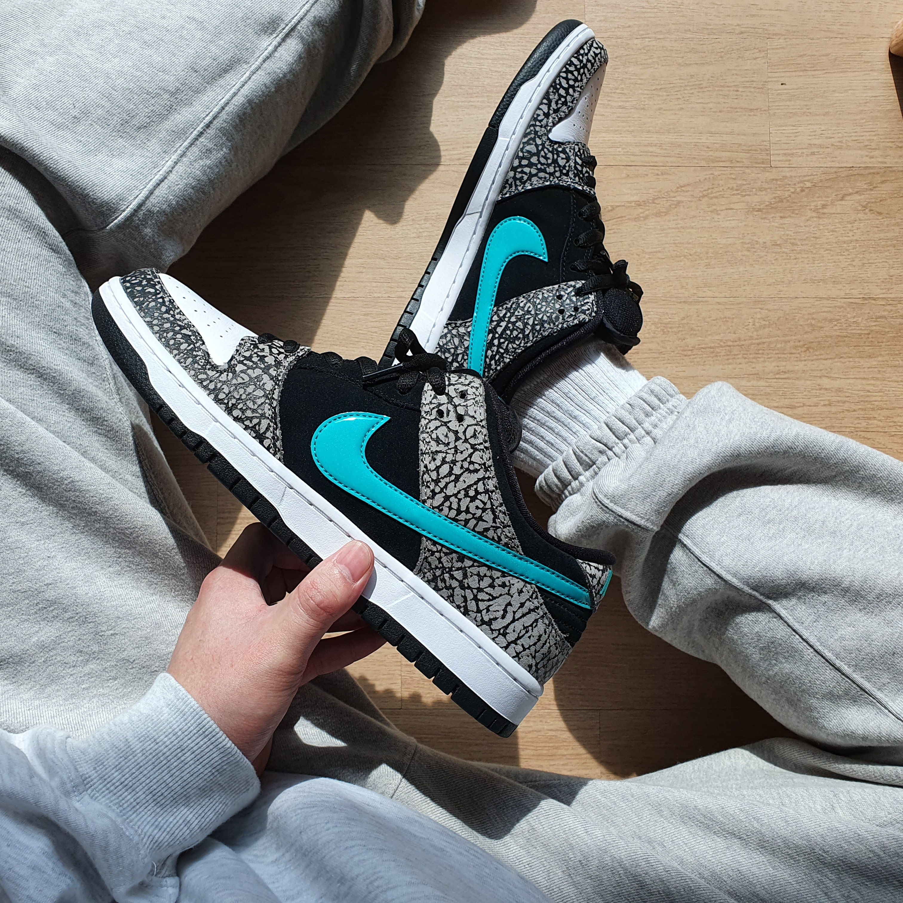 Nike SB Dunk Low Pro Clear Jade 착용 스타일