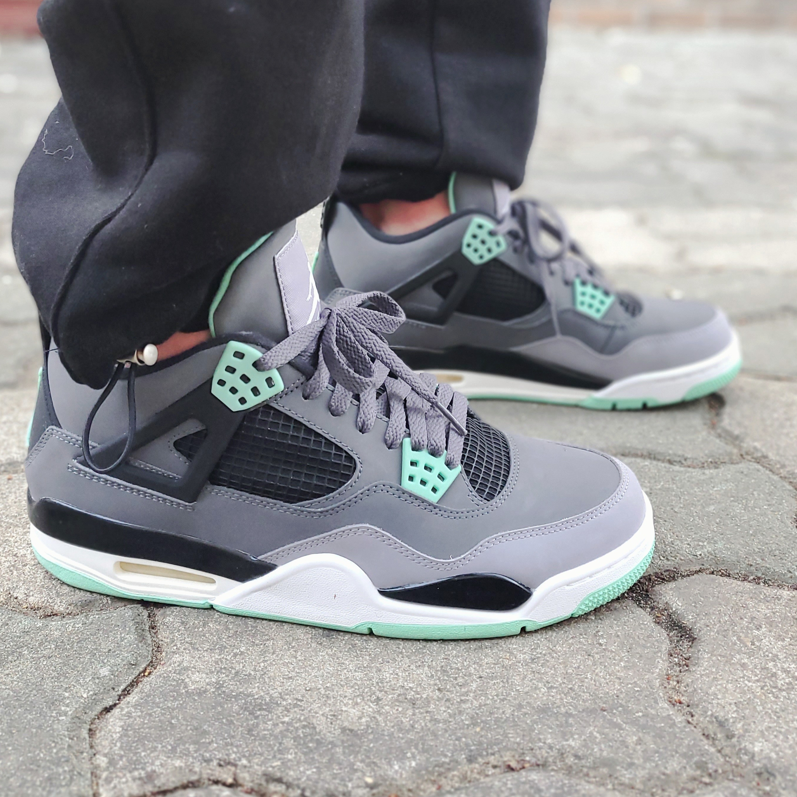 Jordan 4 Retro Green Glow 착용 스타일 - 2