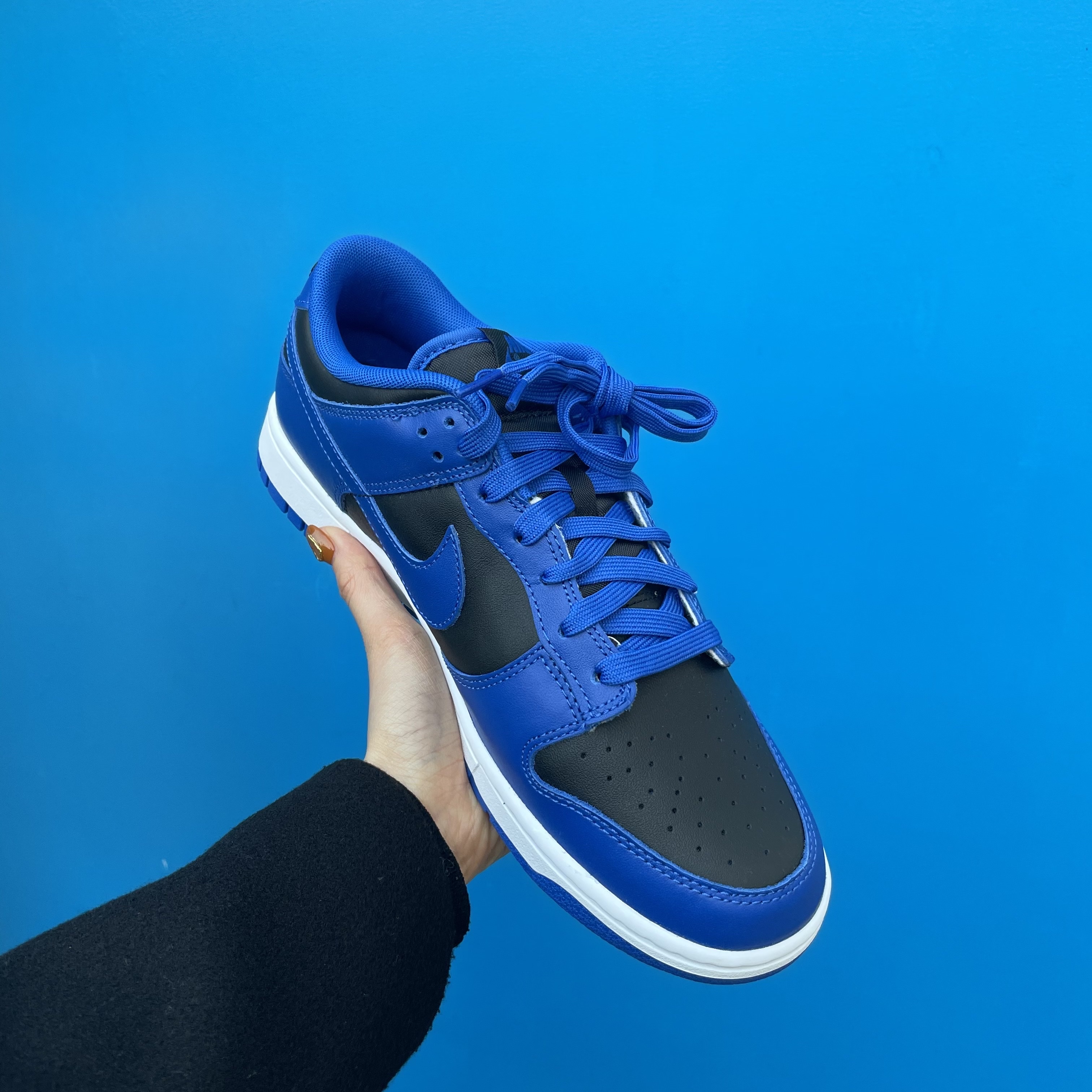 Nike Dunk Low Retro Hyper Cobalt 착용 스타일