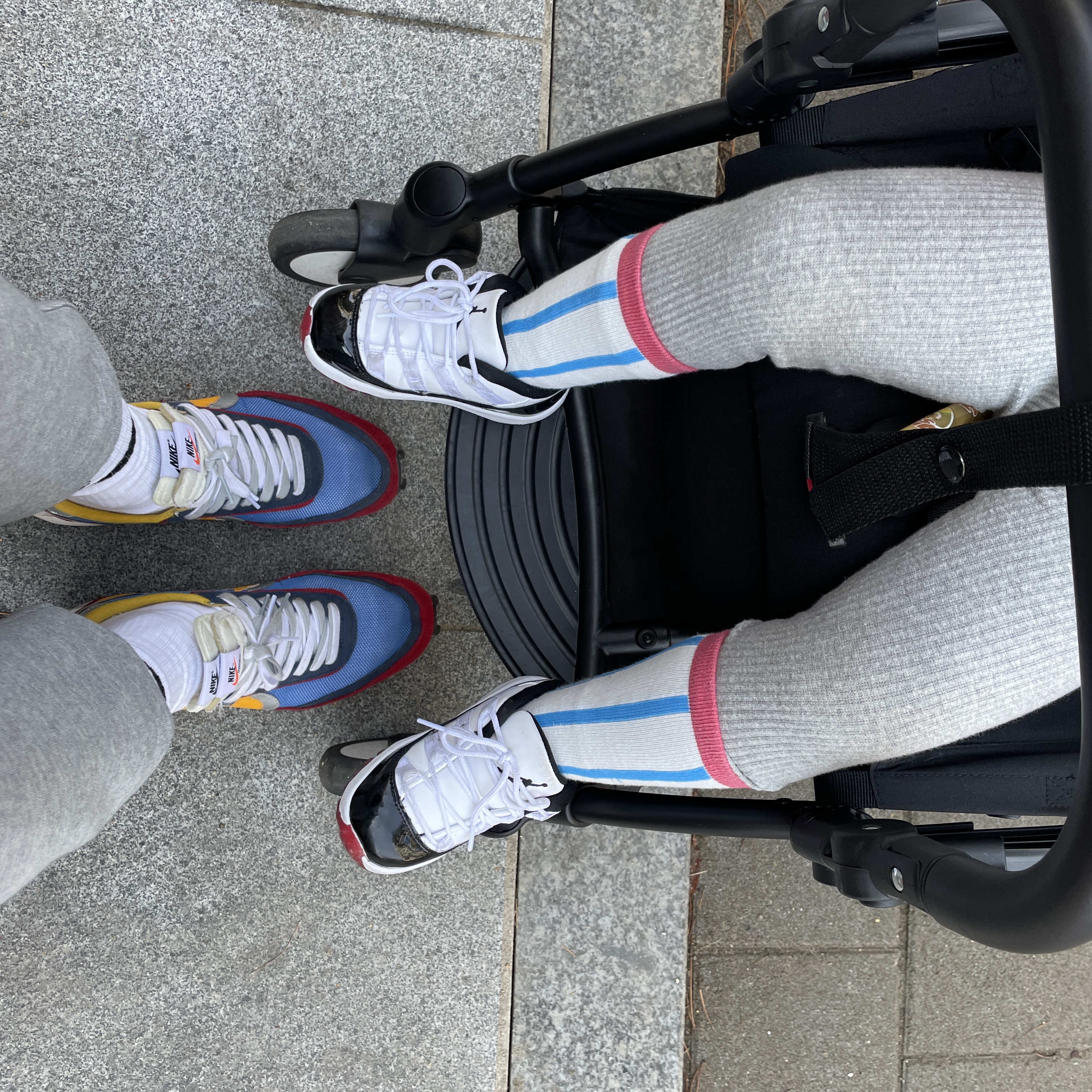 Nike x Sacai LDWaffle Blue Multi, (TD) Jordan 11 Retro Low Concord Bred 착용 스타일