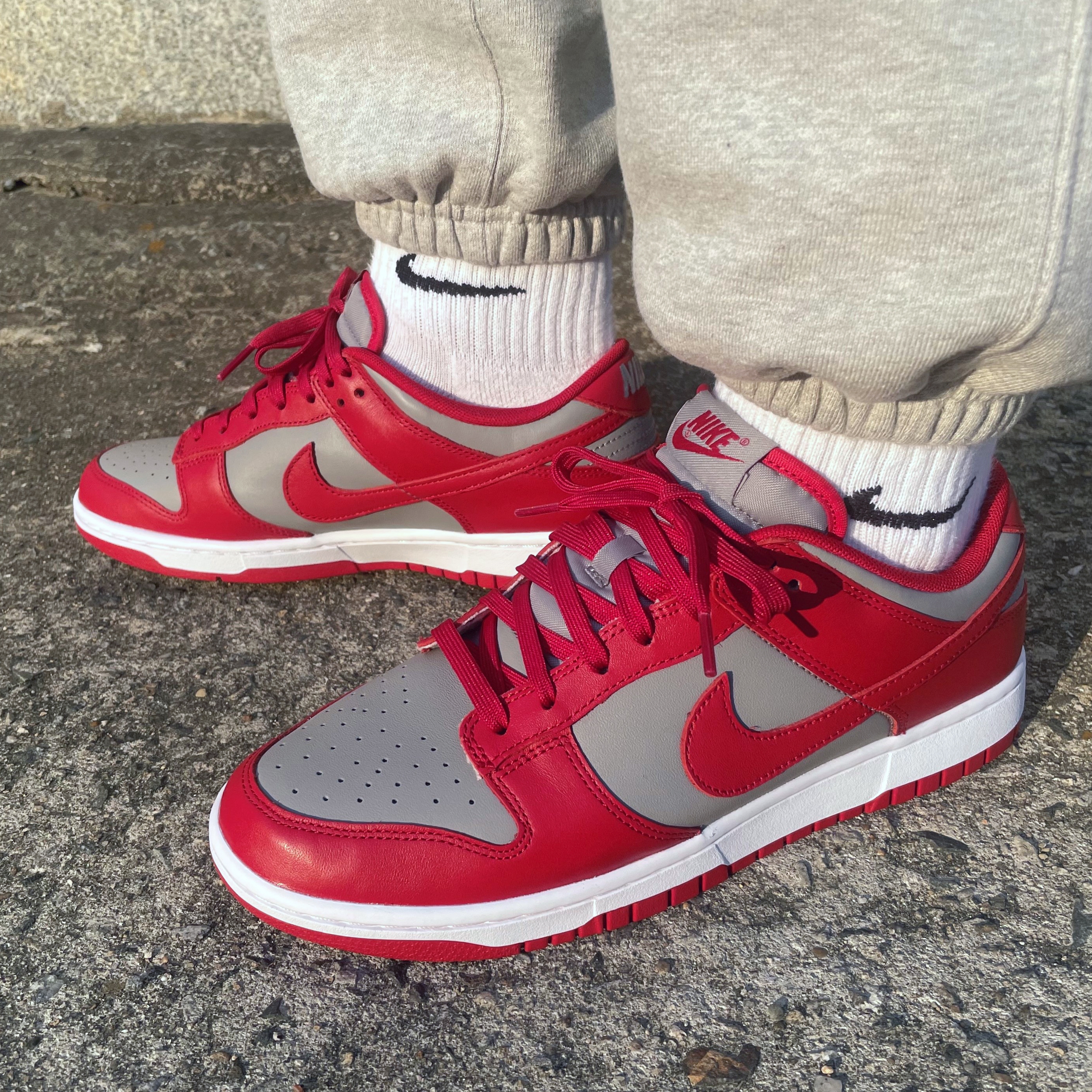 Nike Dunk Low Retro Medium Grey 착용 스타일 - 2