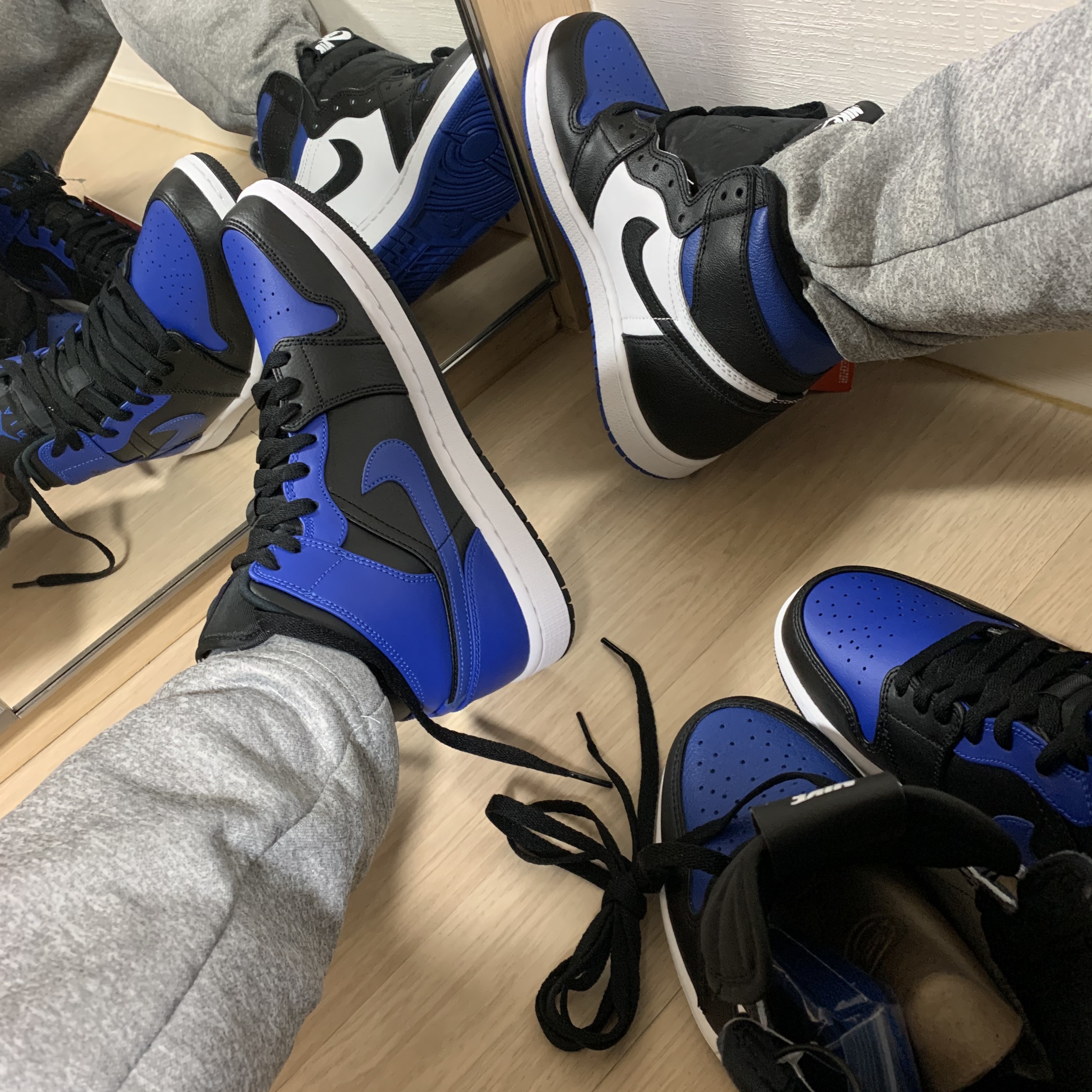 Jordan 1 Retro High OG Royal Toe, Jordan 1 Mid Black Hyper Royal 착용 스타일