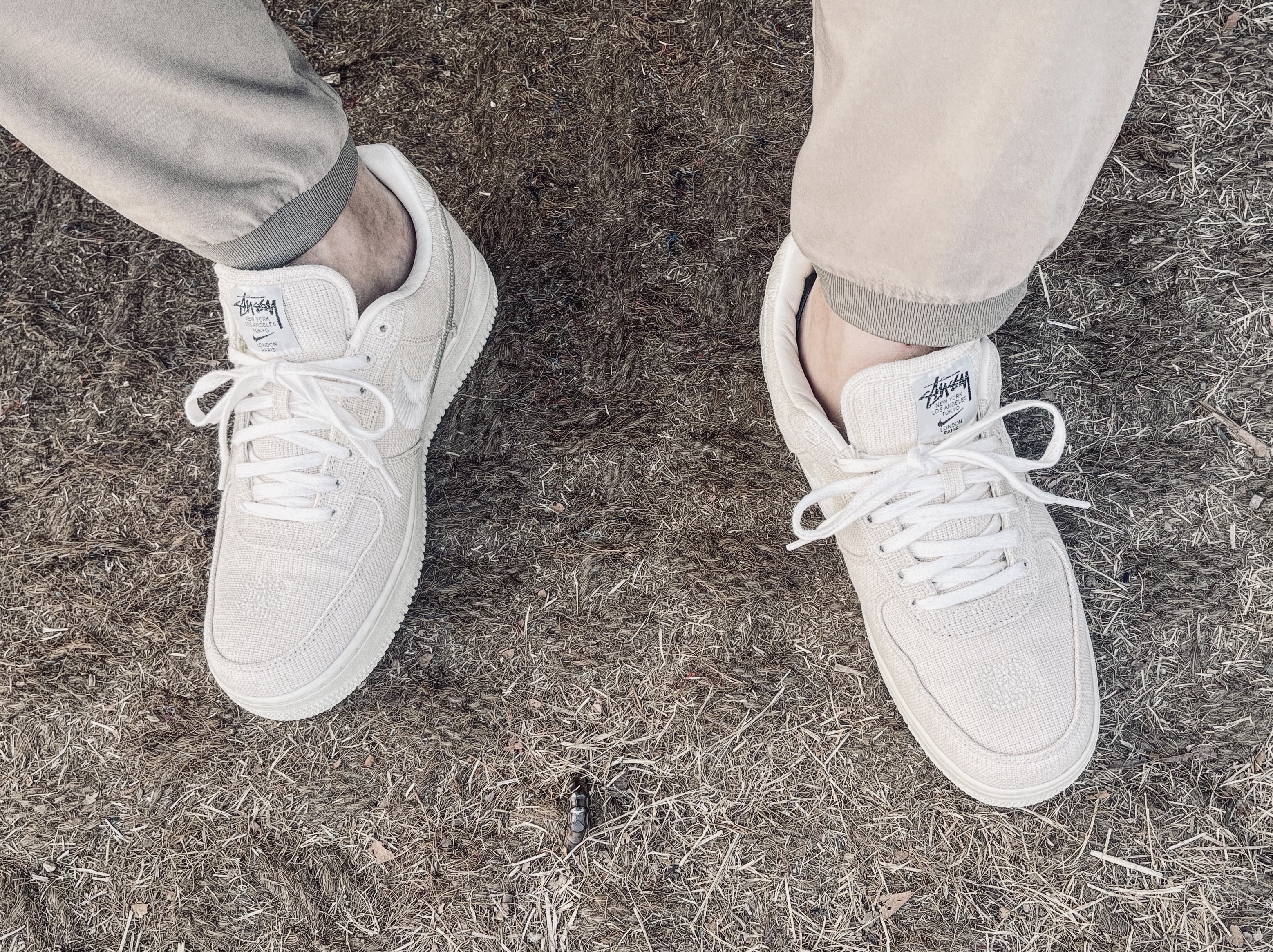 Nike x Stussy Air Force 1 Low Fossil 착용 스타일 - 2