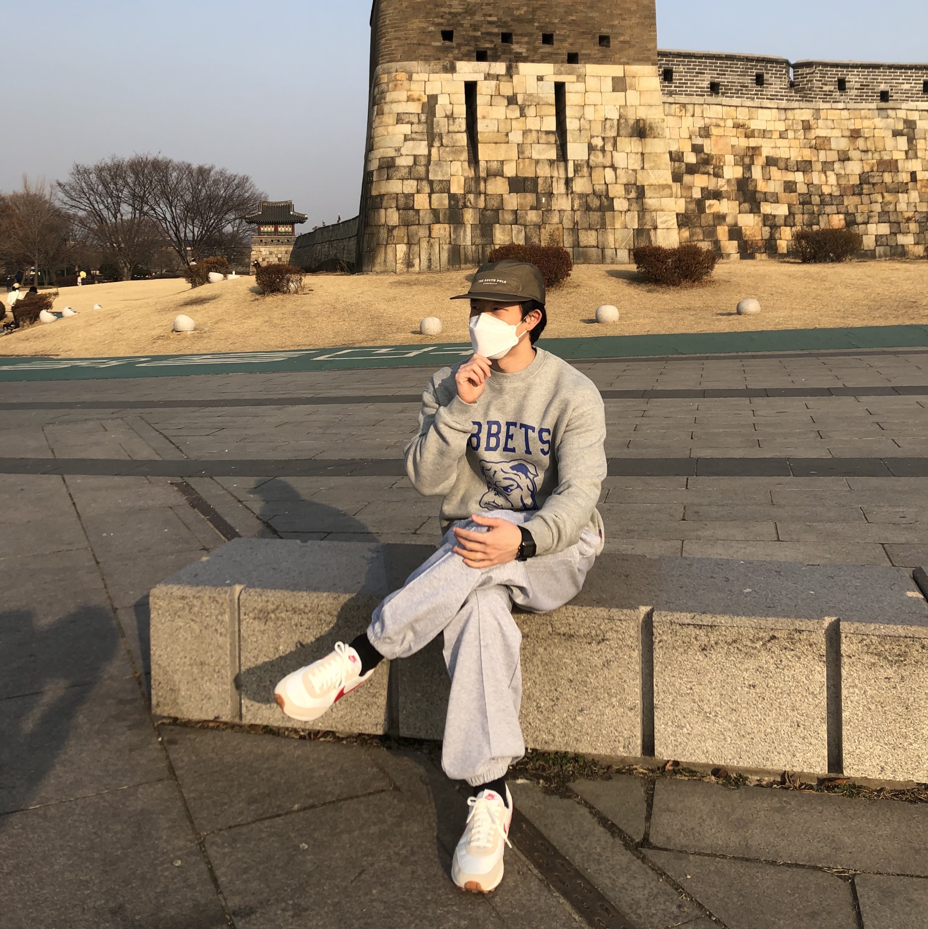 (W) Nike Daybreak Summit White University Red 착용 스타일 - 2