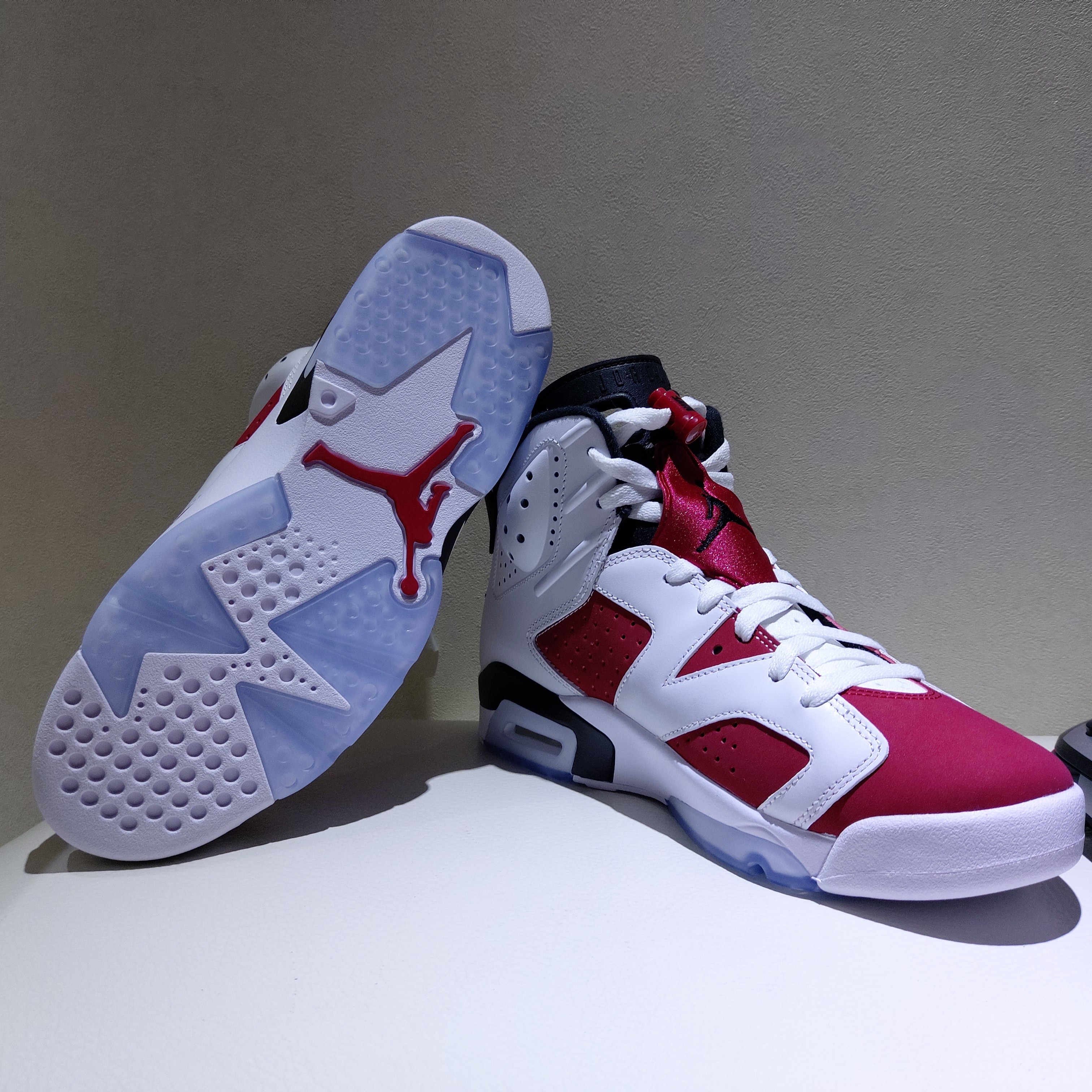 Jordan 6 Retro Carmine 2021 착용 스타일 - 1