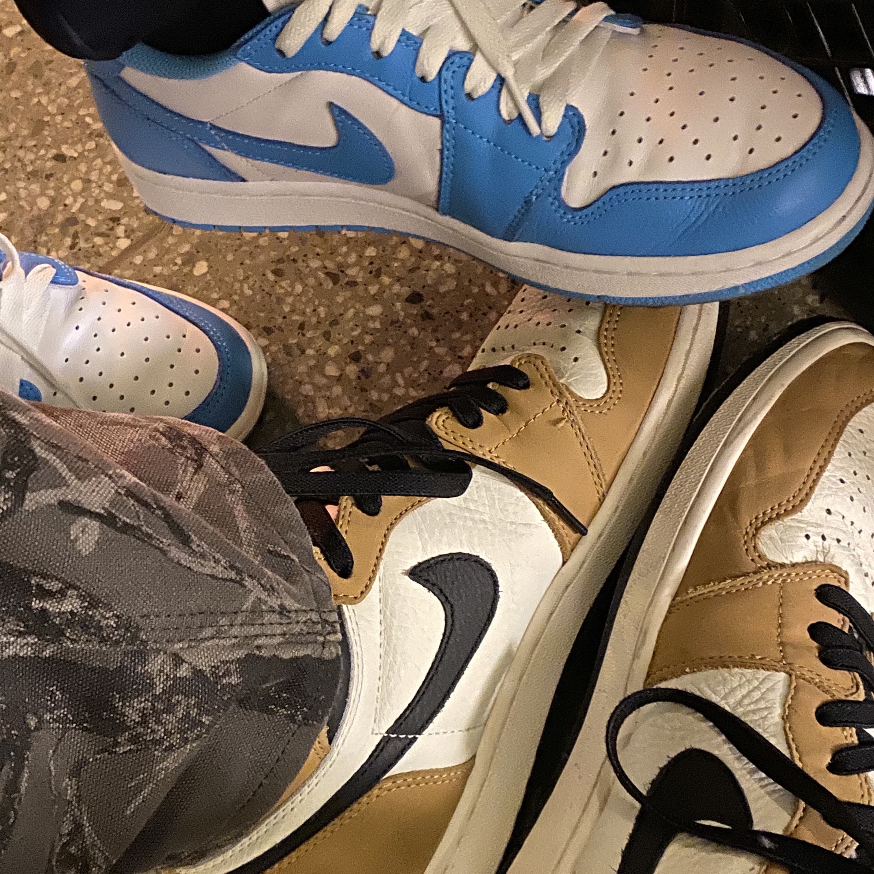 (W) Nike Dunk Low Coast, Jordan 1 Retro High Rookie of the Year 착용 스타일