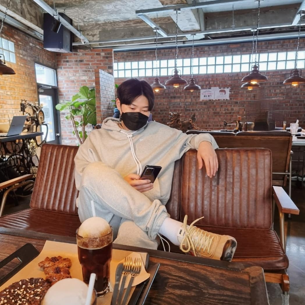 Nike M NRG Hoodie Grey Heather, Nike M NRG Track Pants Grey 착용 스타일 - 2