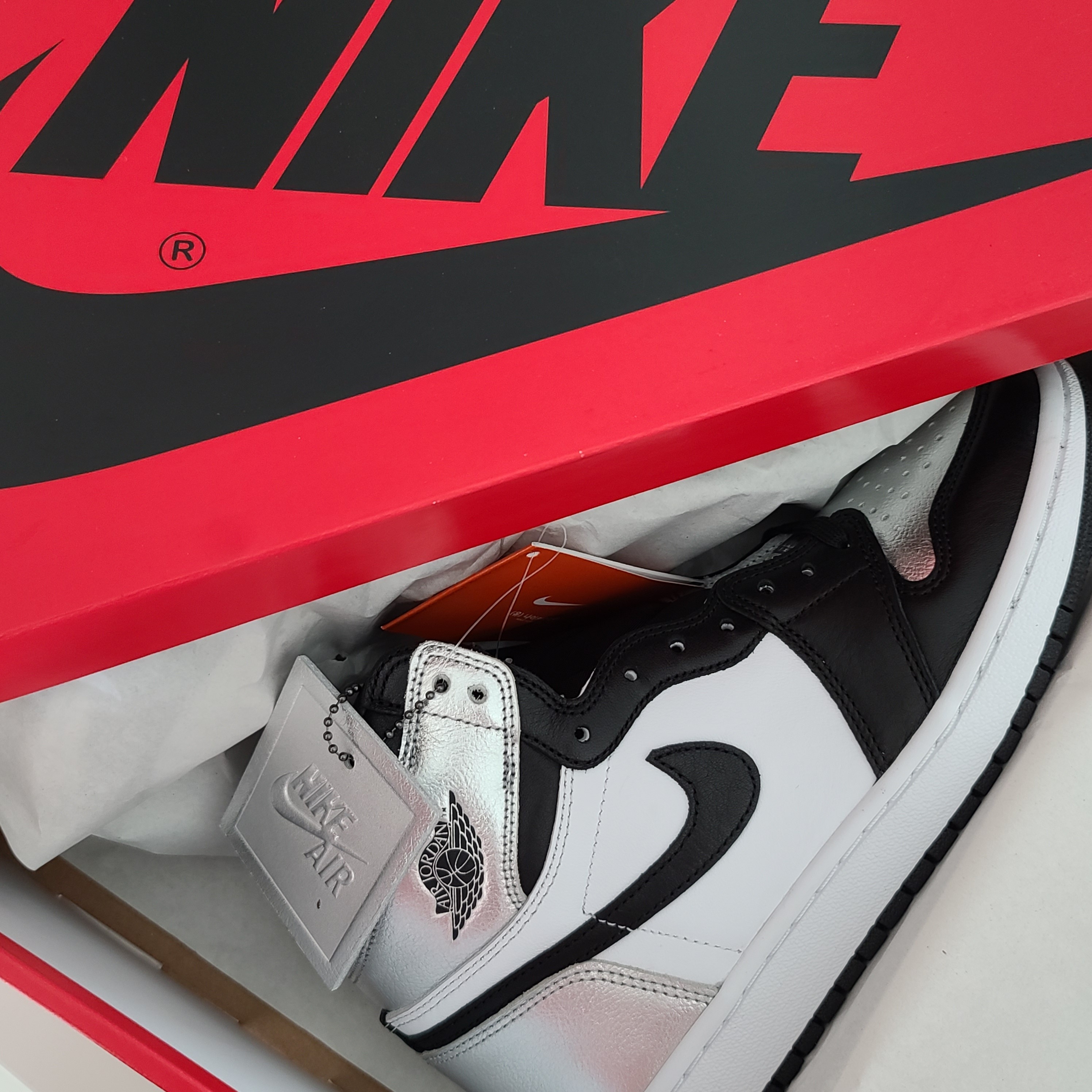 (W) Jordan 1 Retro High OG Silver Toe 착용 스타일 - 1