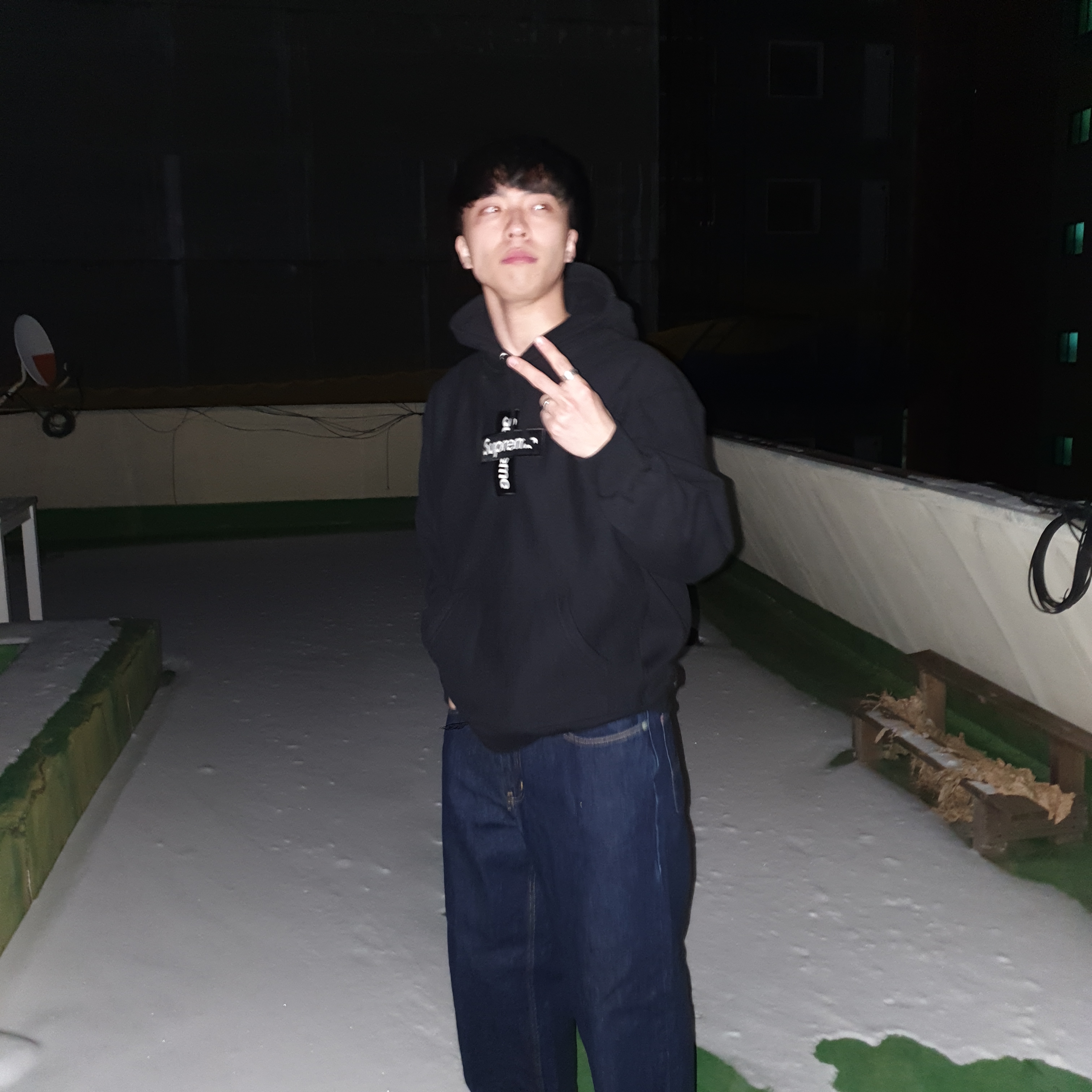 Supreme Cross Box Logo Hooded Sweatshirt Black - 20FW 착용 스타일