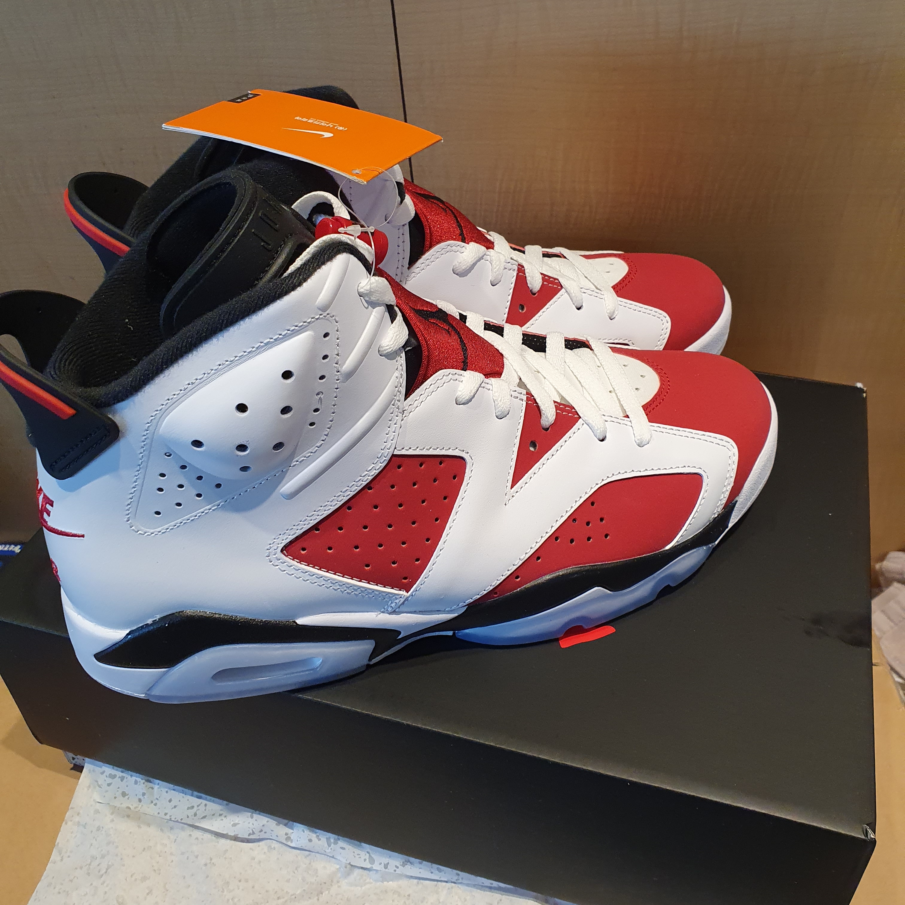 Jordan 6 Retro Carmine 2021 착용 스타일 - 2