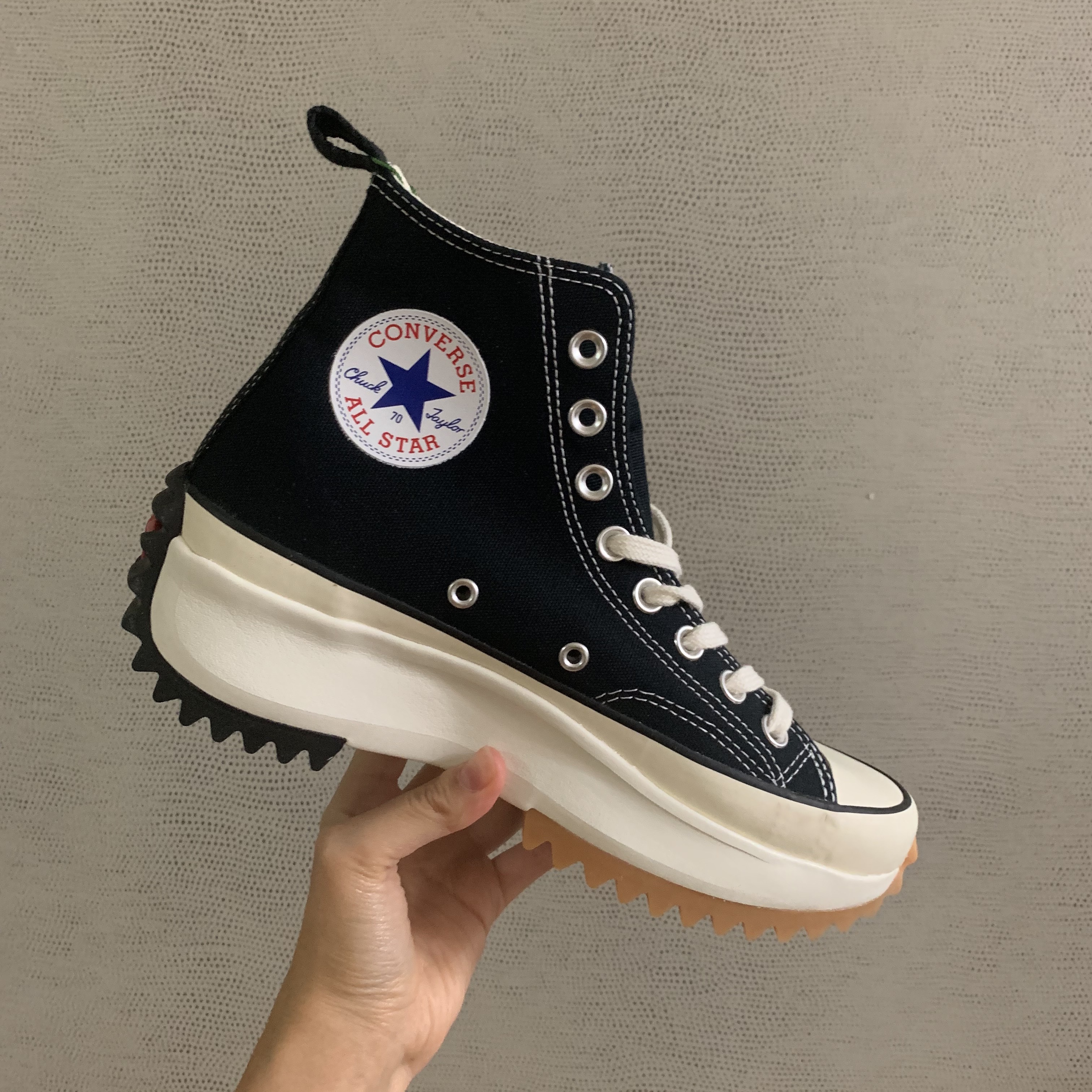 Converse x JW Anderson Run Star Hike Hi Black 착용 스타일