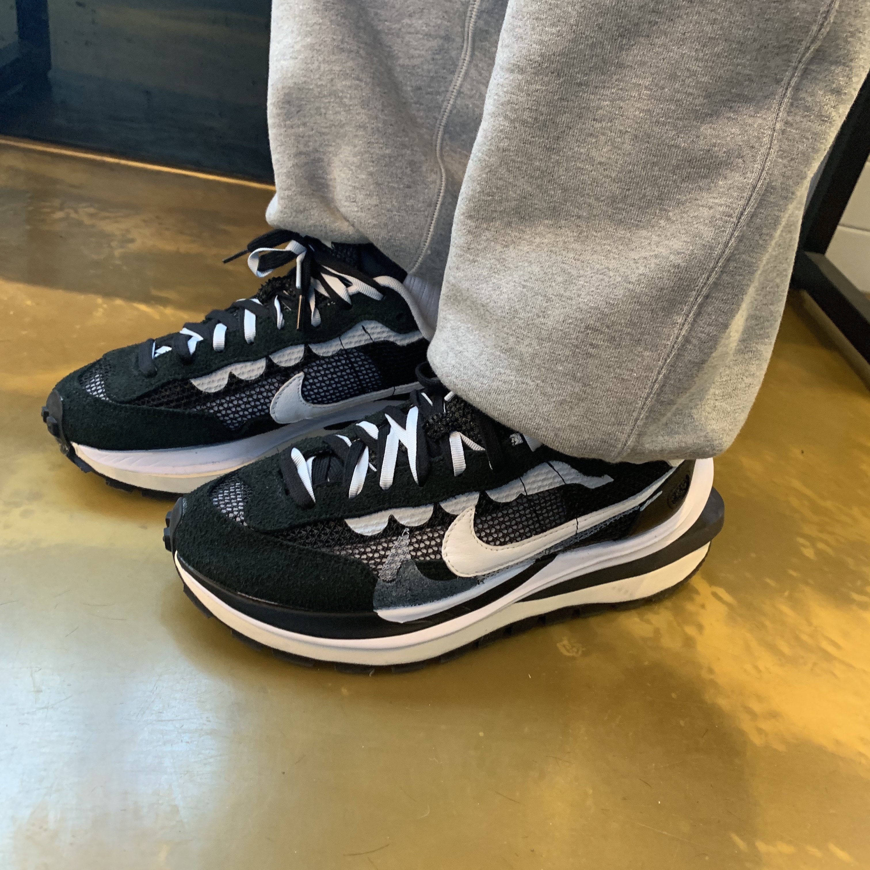 Nike x Sacai VaporWaffle Black White 착용 스타일