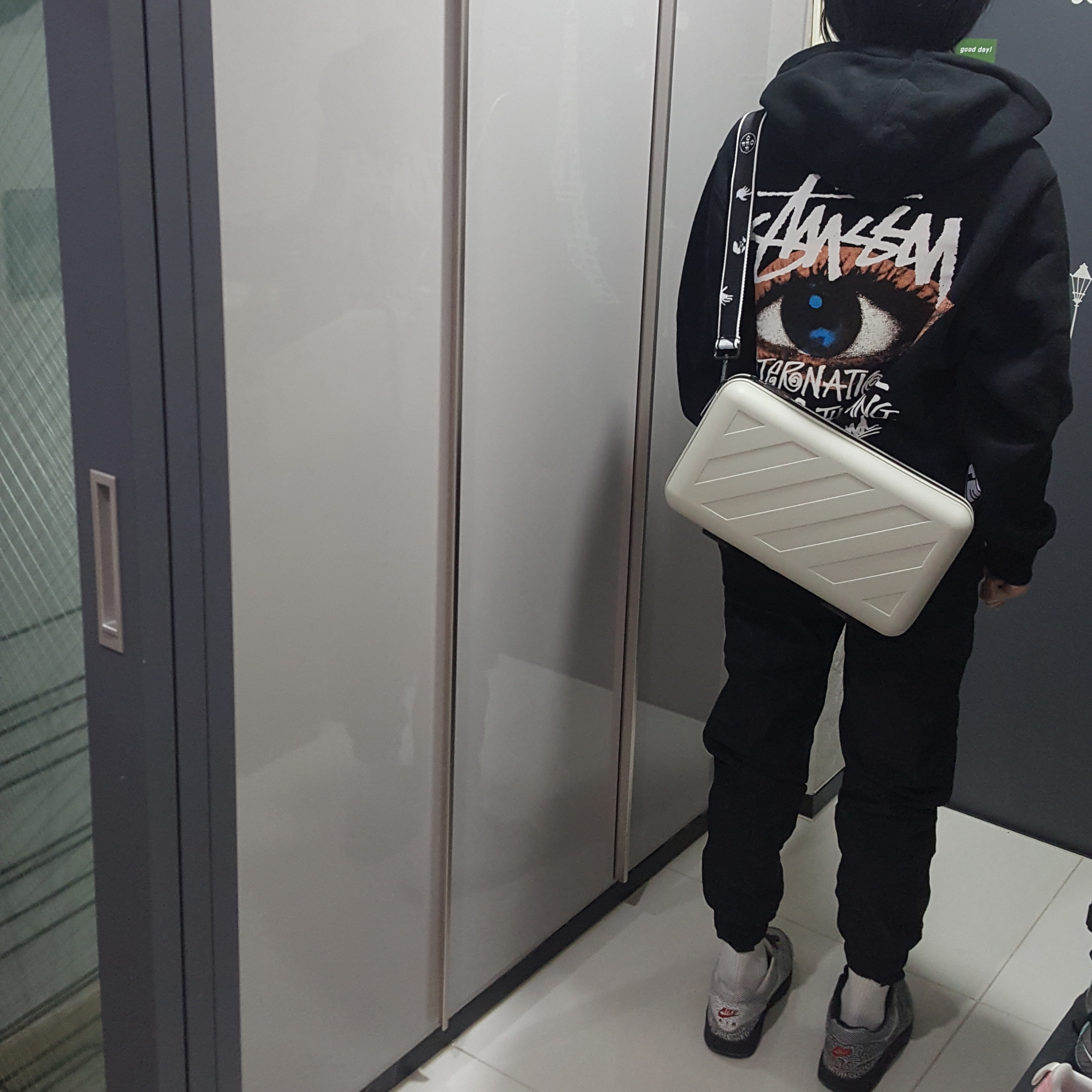Nike Air Max 1 Tokyo Maze, Off-White x Amore Pacific Protection Box (Without Cosmetics) 착용 스타일