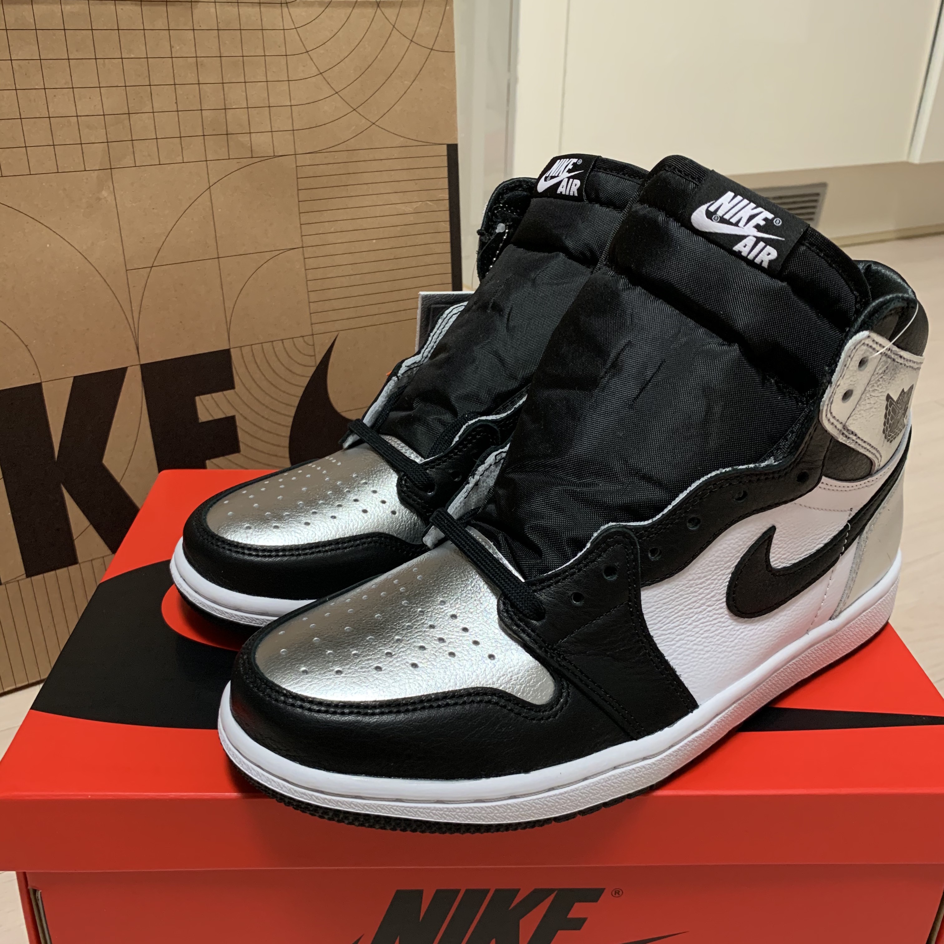 (W) Jordan 1 Retro High OG Silver Toe 착용 스타일