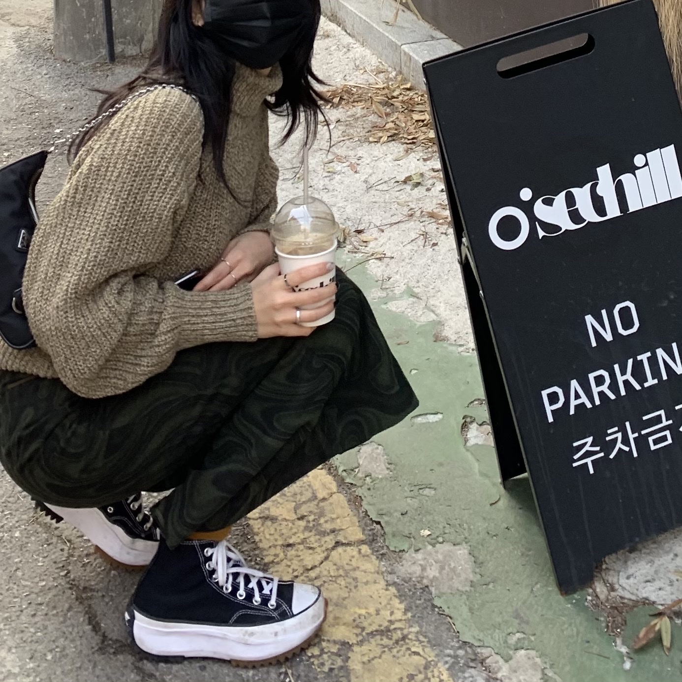 Converse Run Star Hike Hi Black White Gum 착용 스타일