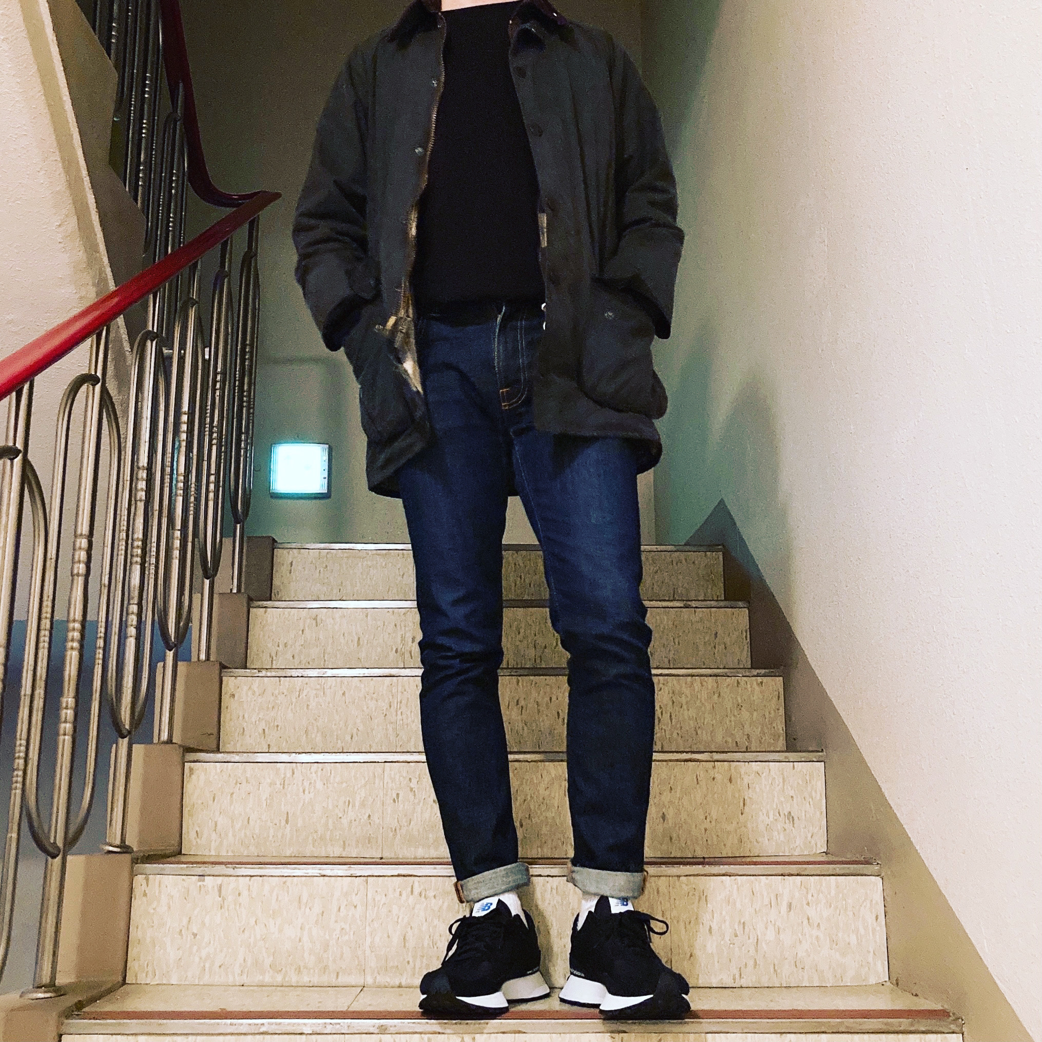New Balance 327 Black 착용 스타일