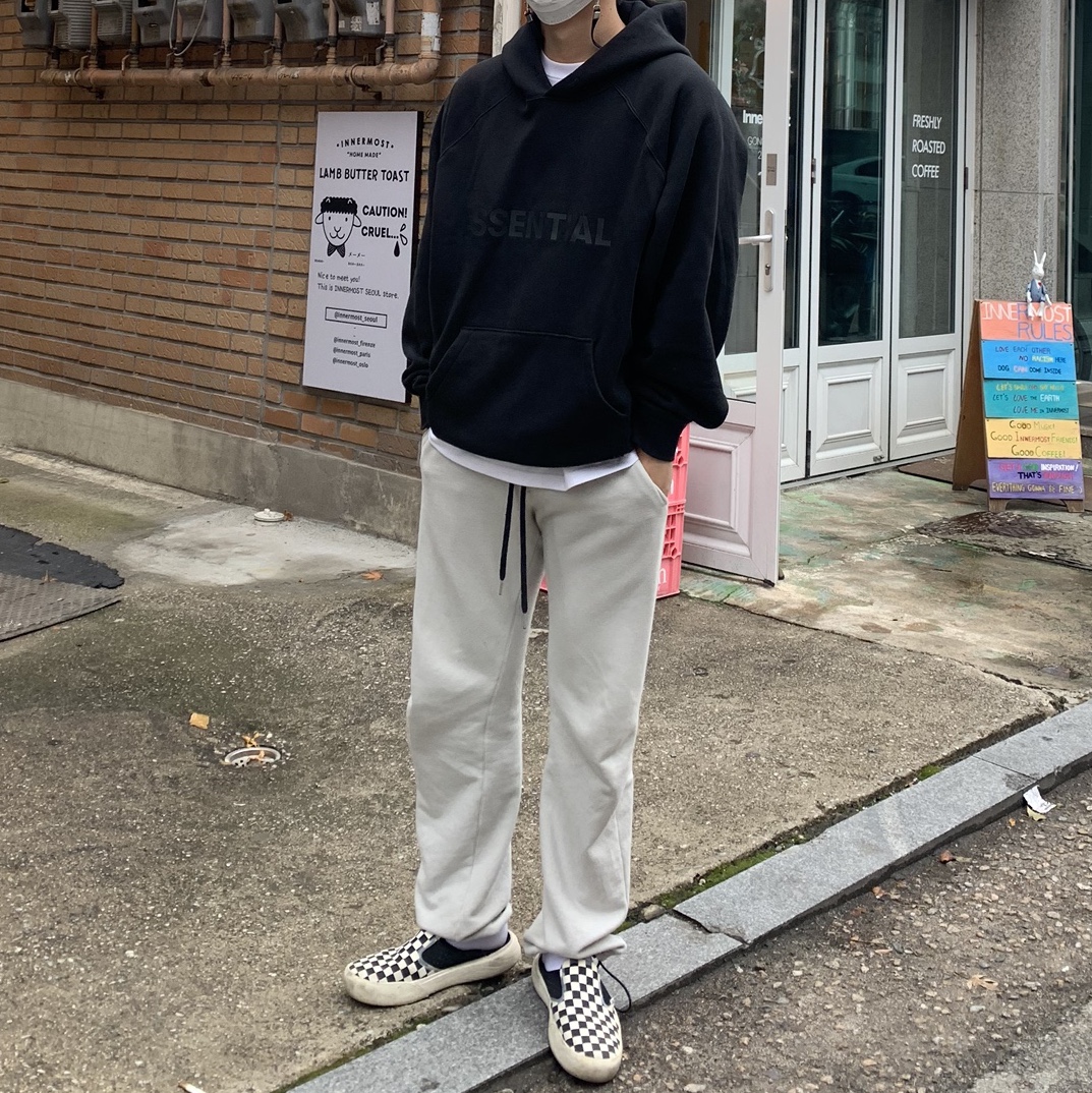 Vans Checkerboard Comfycush One Black, Essentials 3D Silicon Applique Pullover Hoodie Dark Slate/Black 2020 착용 스타일