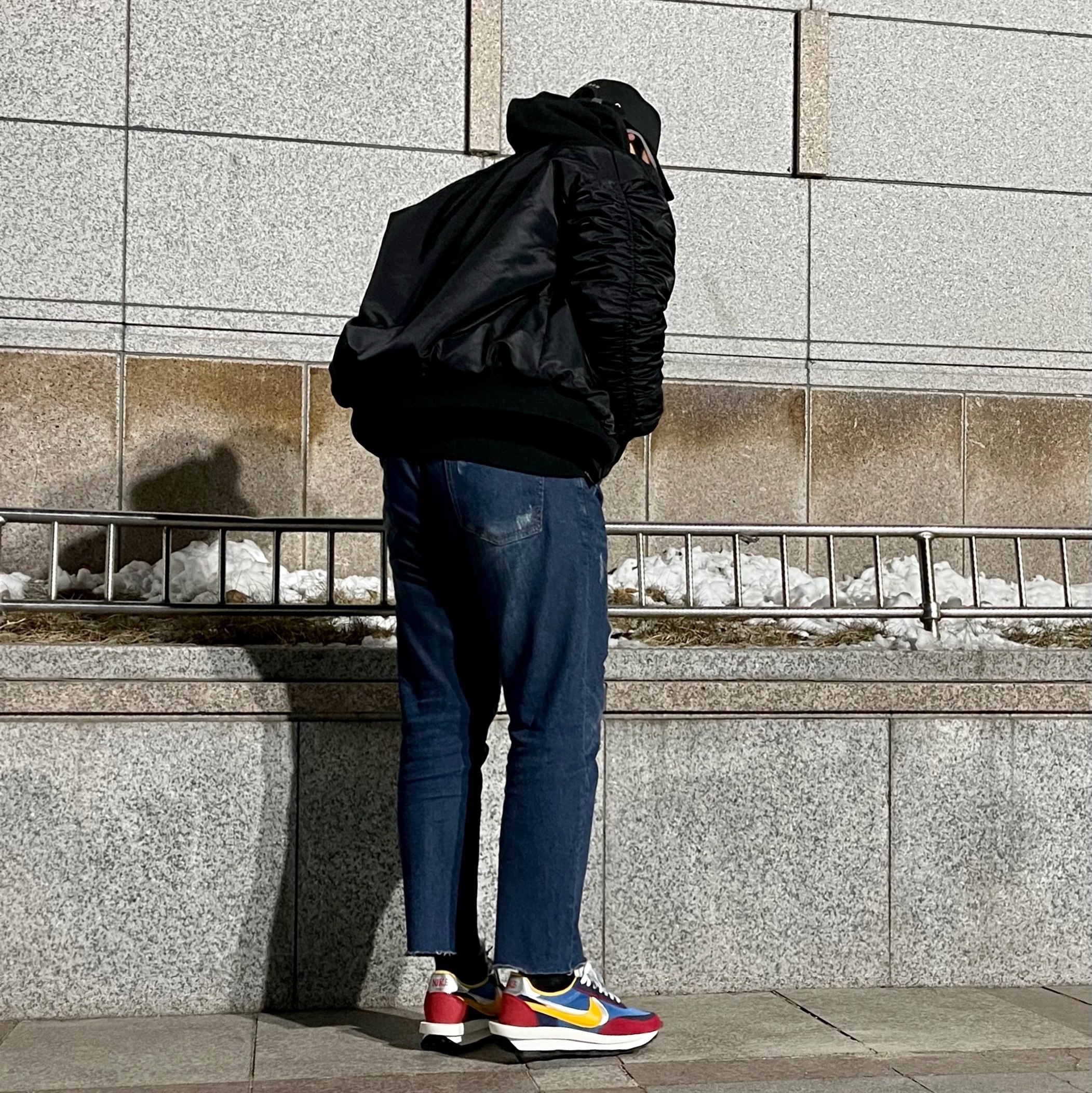 Nike x Sacai LDWaffle Blue Multi 착용 스타일
