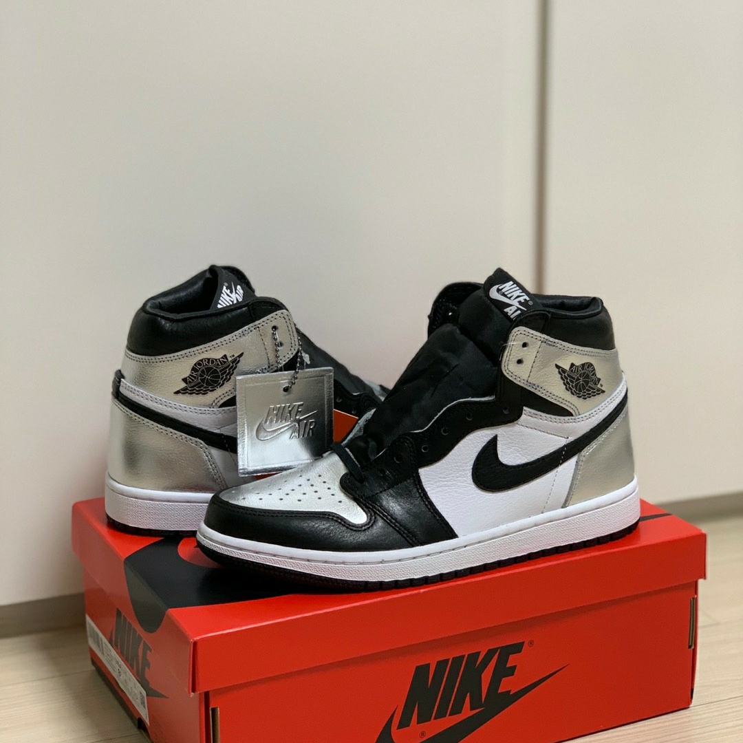 (W) Jordan 1 Retro High OG Silver Toe 착용 스타일 - 1