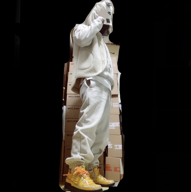Nike x Off-White Air Rubber Dunk University Gold 착용 스타일